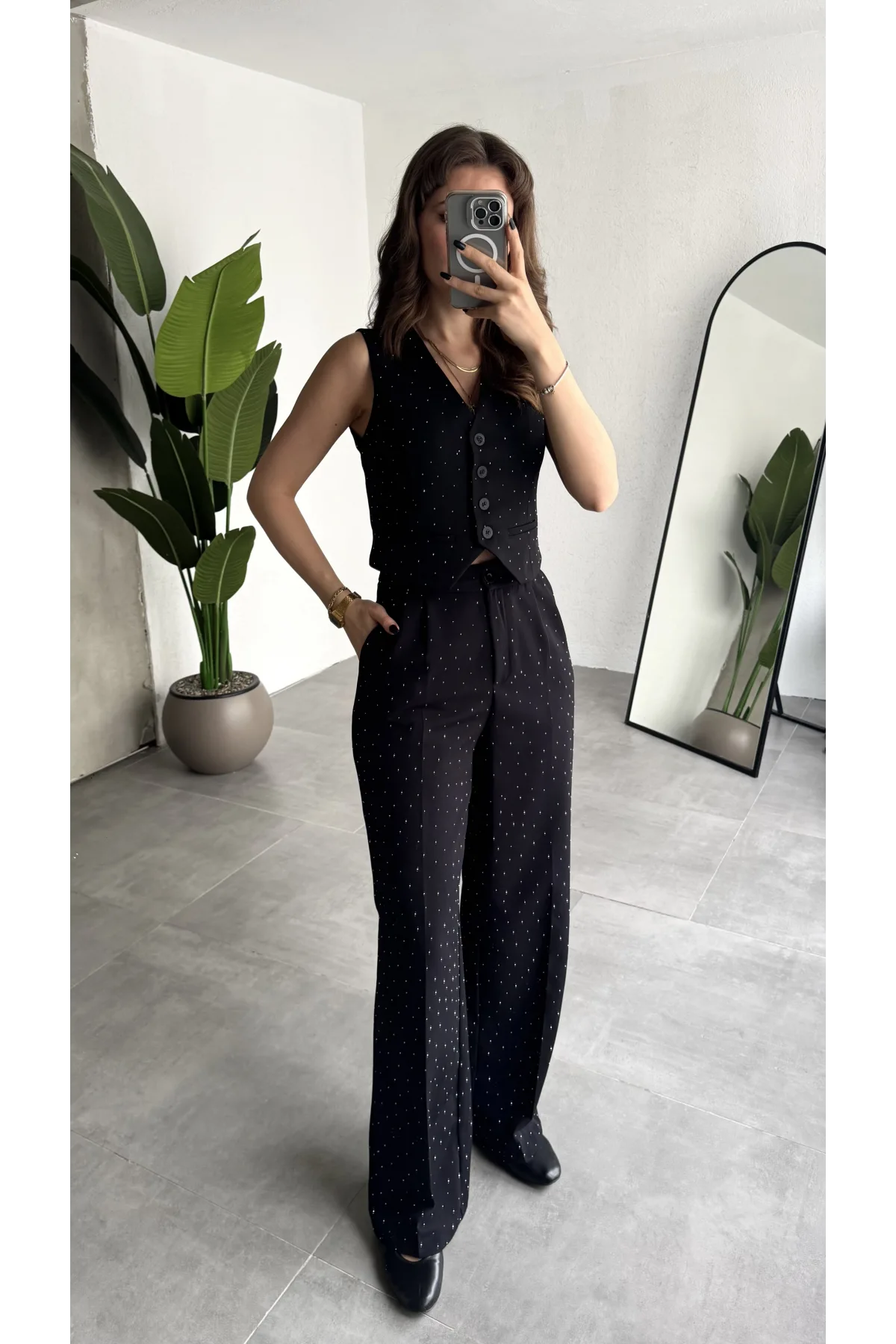 Kadın Siyah Pırıltı Taşlı Düğmeli Kolsuz Yelek Pileli Palazzo Pantolon Takım