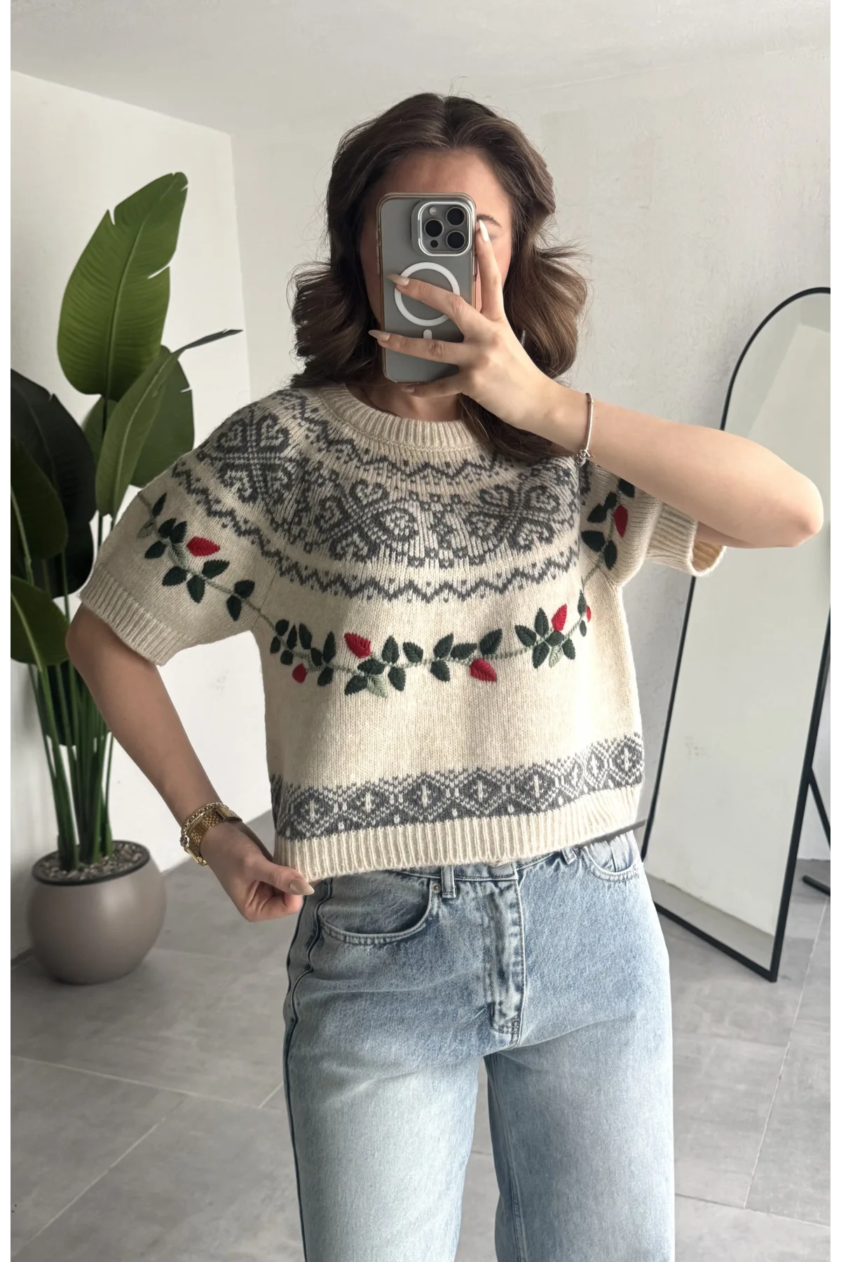 Kadın Ekru Nakışlı Crop Triko Kazak Desenli Kısa Kol Yumuşak Dokulu Vintage