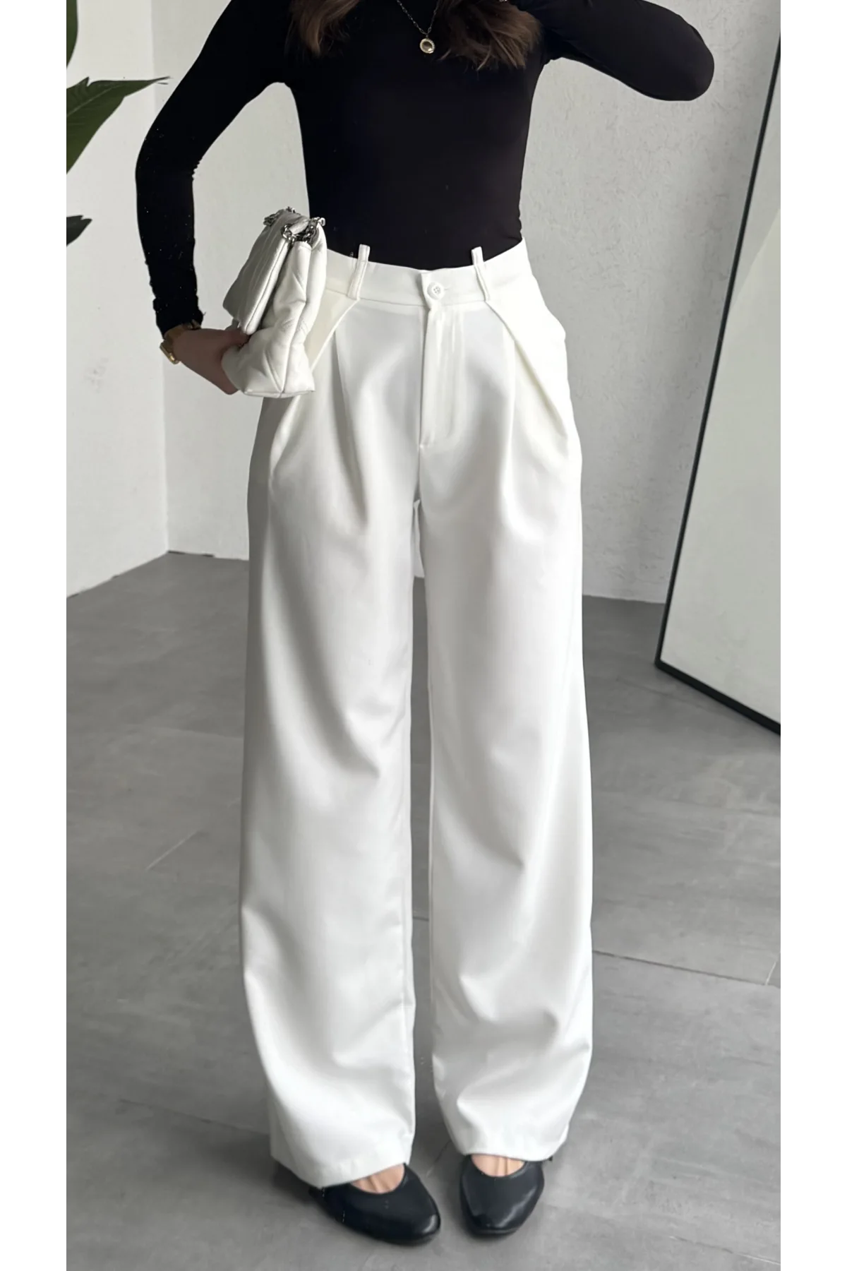 Kadın Beyaz Yüksek Bel Pileli Kumaş Pantolon Wide Leg Bol Paça Şık Ofis Palazzo
