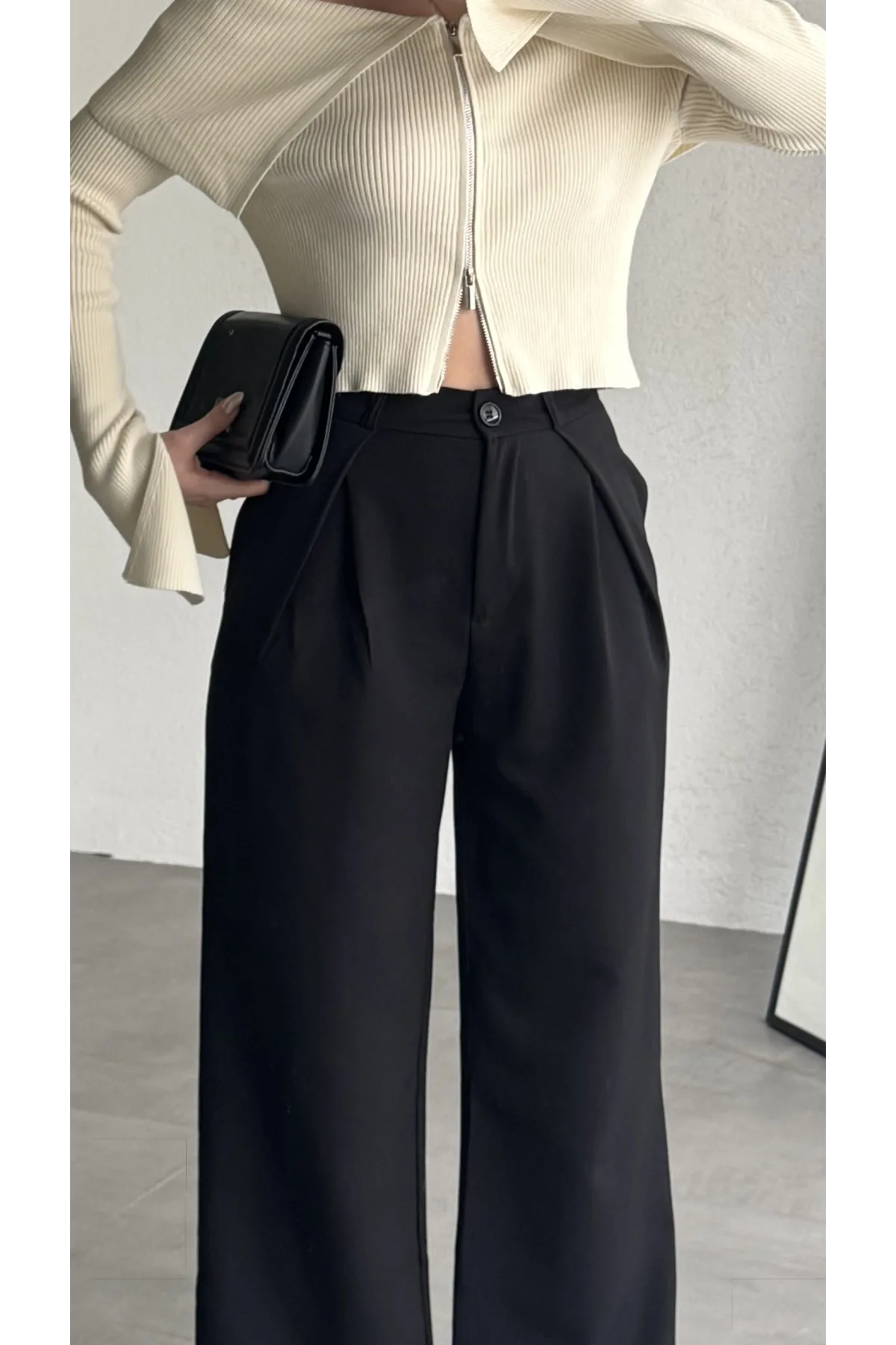 Kadın Siyah Yüksek Bel Pileli Kumaş Pantolon Wide Leg Bol Paça Şık Ofis Palazzo