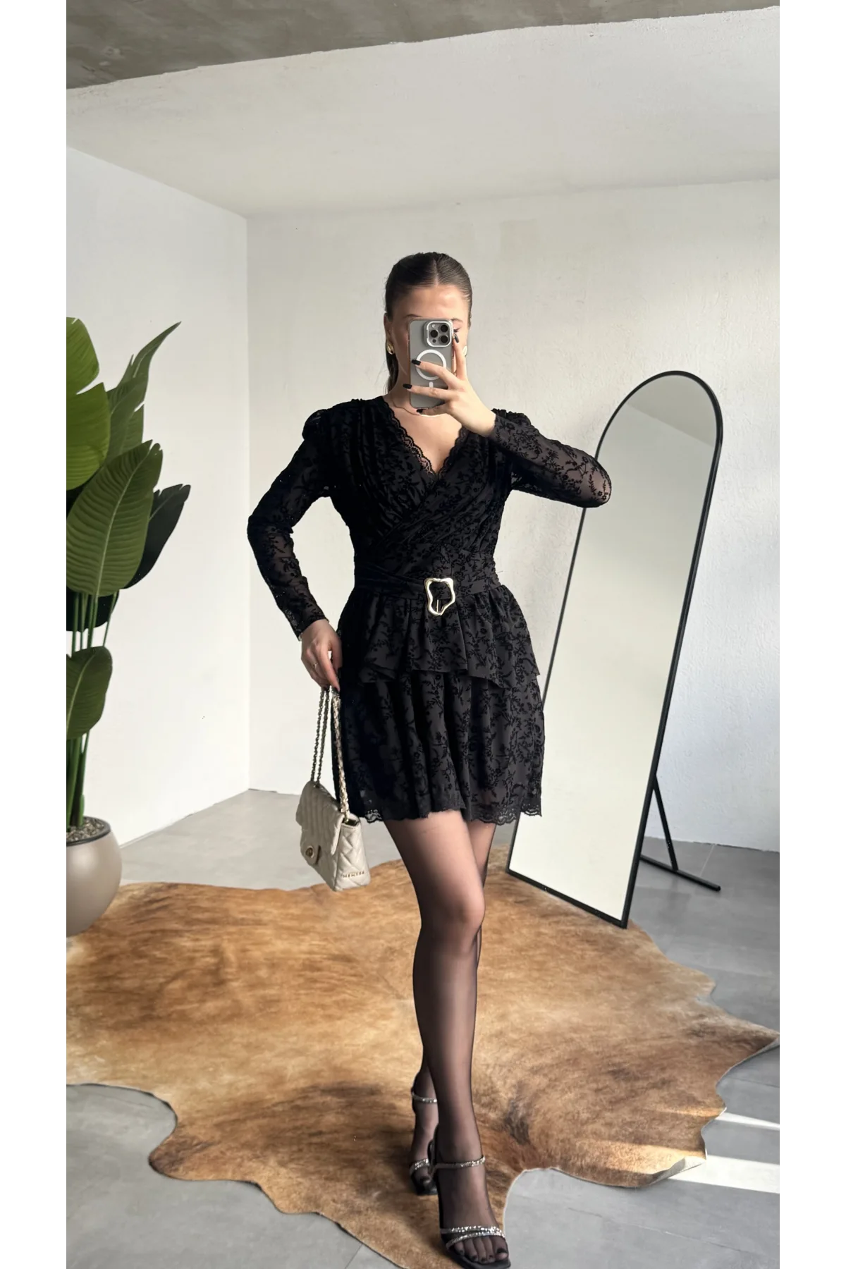 Kadın Siyah Dantel Mini Elbise Kruvaze Yaka Kemerli Uzun Kollu Abiye