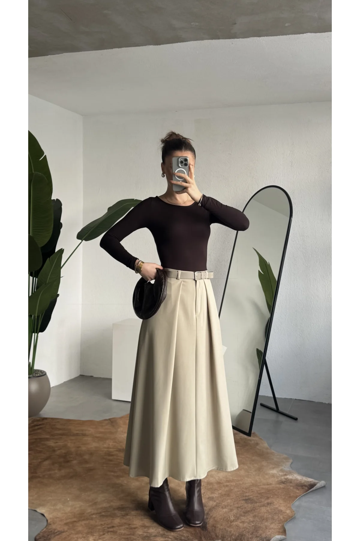 Kadın Krem Maxi Boy Kemerli Uzun Etek Kadın Yüksek Bel Pileli