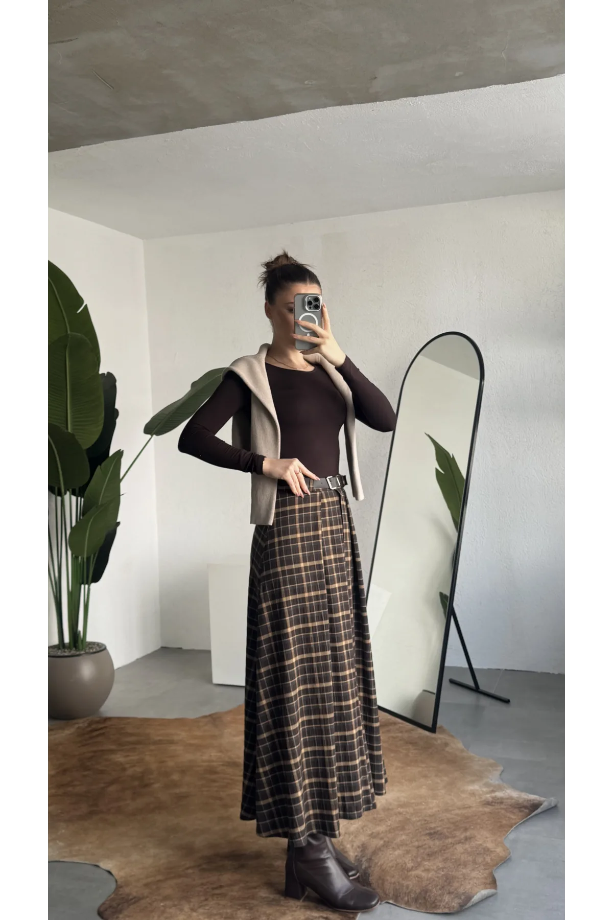 Kadın Kahve Ekoseli Maxi Boy Kemerli Uzun Etek Kadın Yüksek Bel Pileli