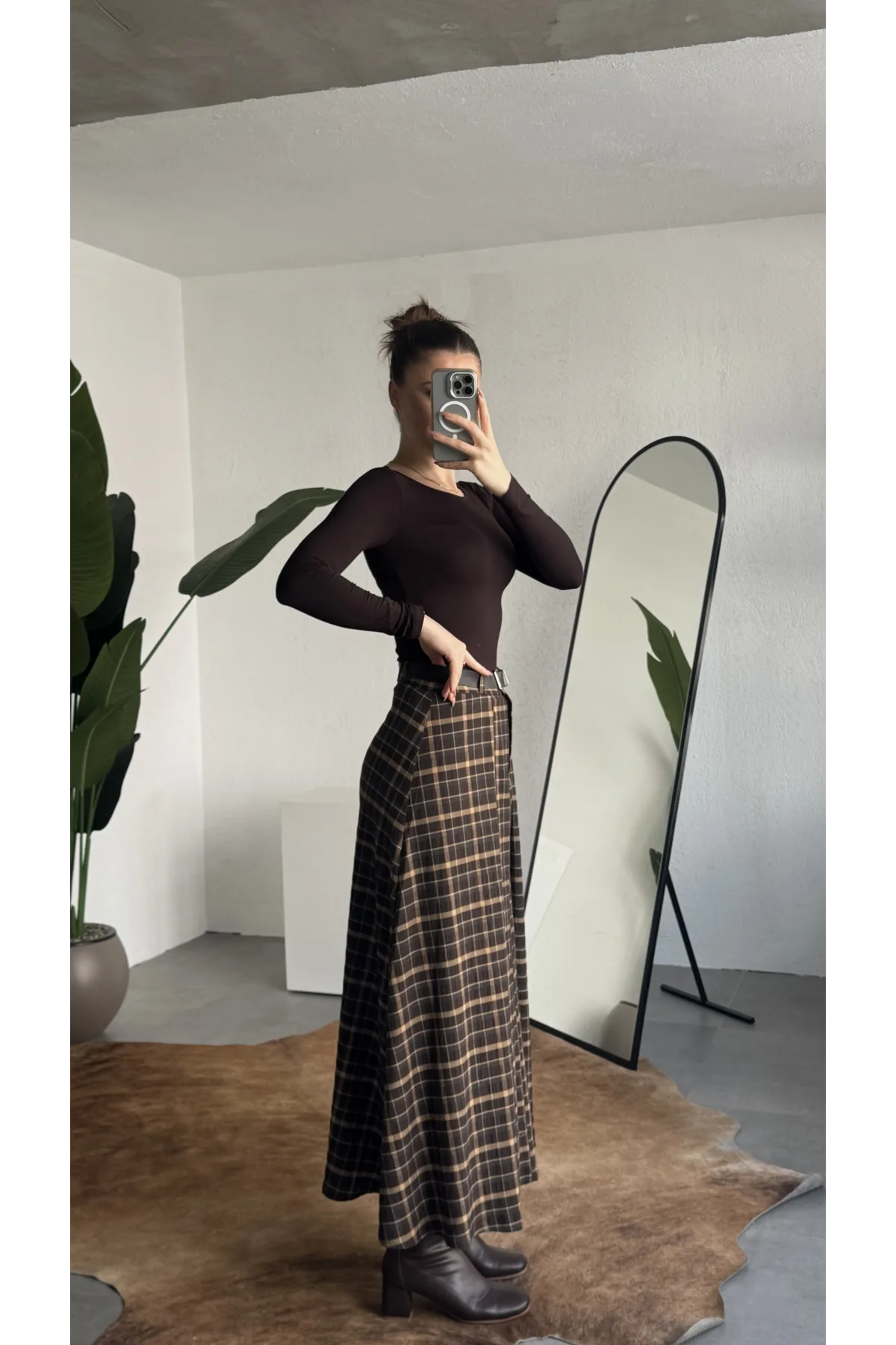 Kadın Kahve Ekoseli Maxi Boy Kemerli Uzun Etek Kadın Yüksek Bel Pileli