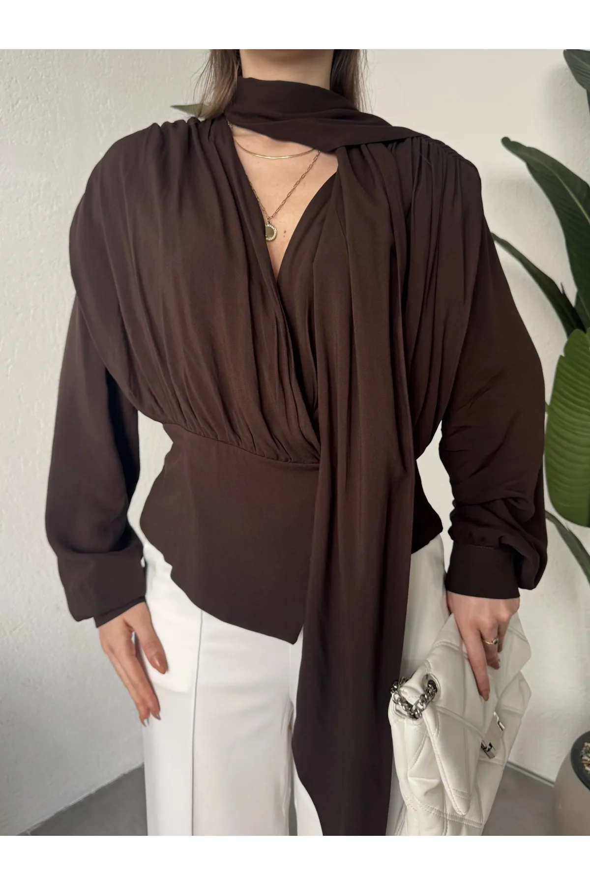Kadın Kahverengi Şal Yaka Drapeli Bluz Uzun Kollu Şık Ofis Bluz
