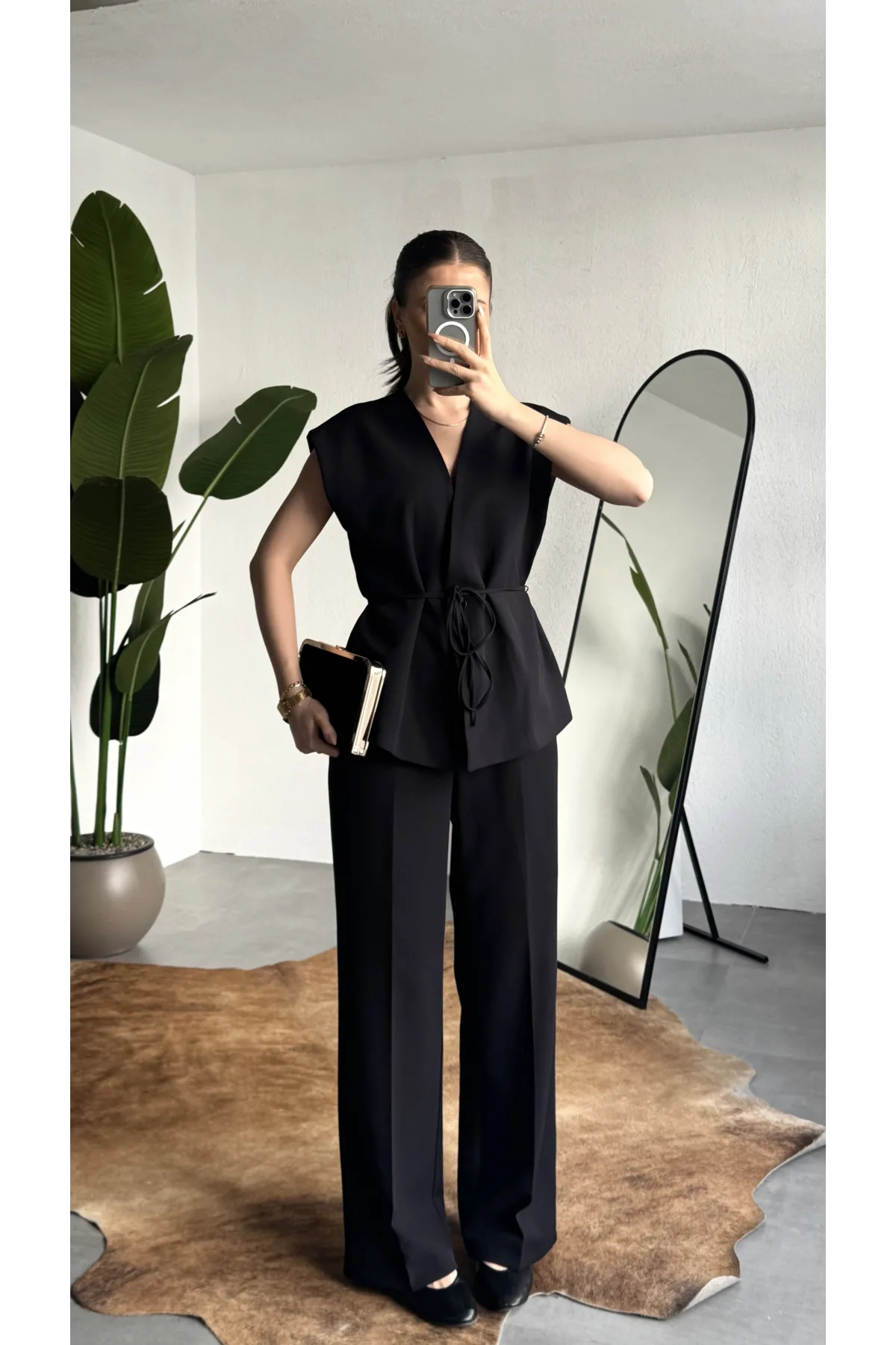 Kadın Siyah Düğmeli Bağlamalı Yelek Pileli Palazzo Pantolon Takım Bağlama Detaylı Şık İkili Takım