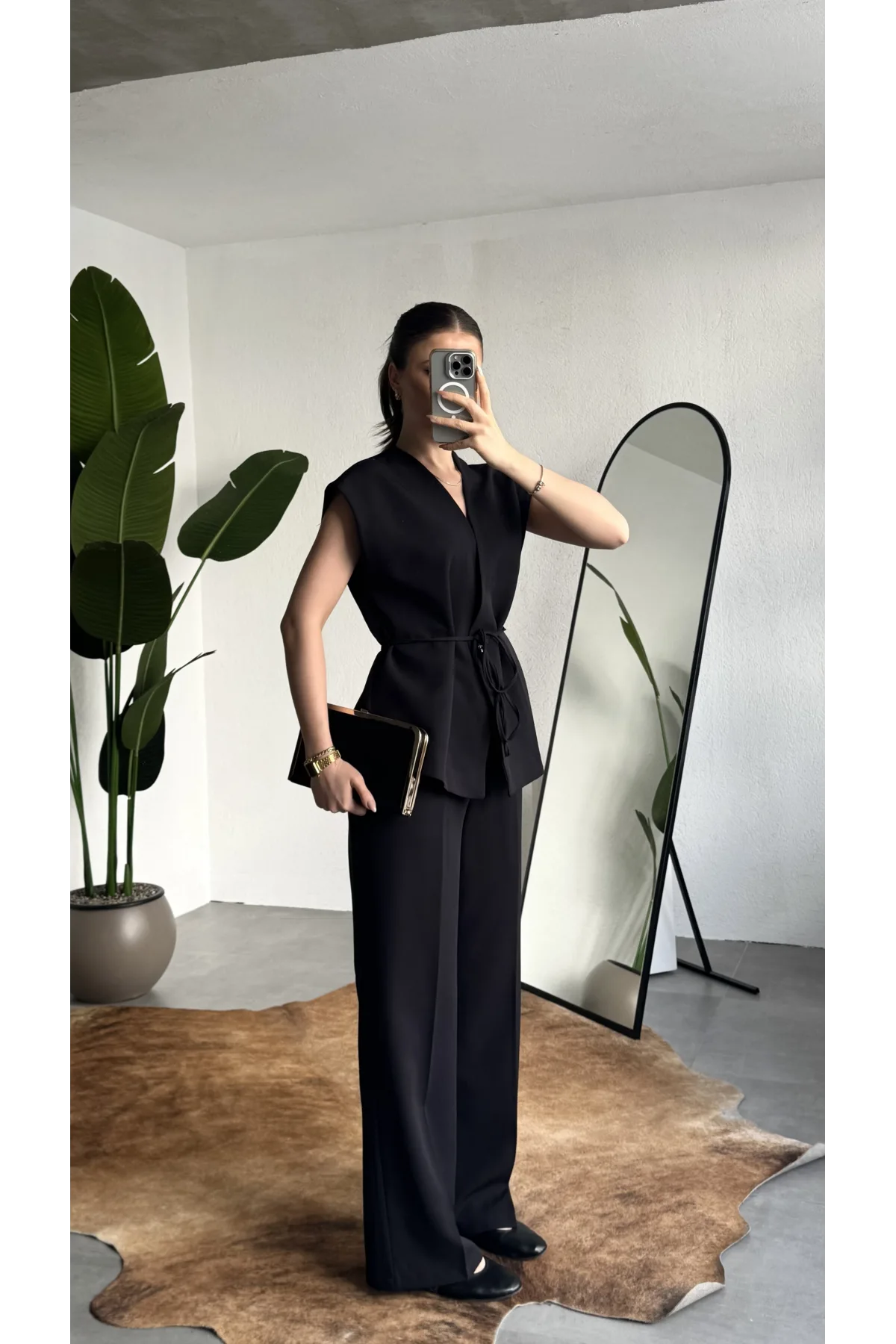 Kadın Siyah Düğmeli Bağlamalı Yelek Pileli Palazzo Pantolon Takım Bağlama Detaylı Şık İkili Takım