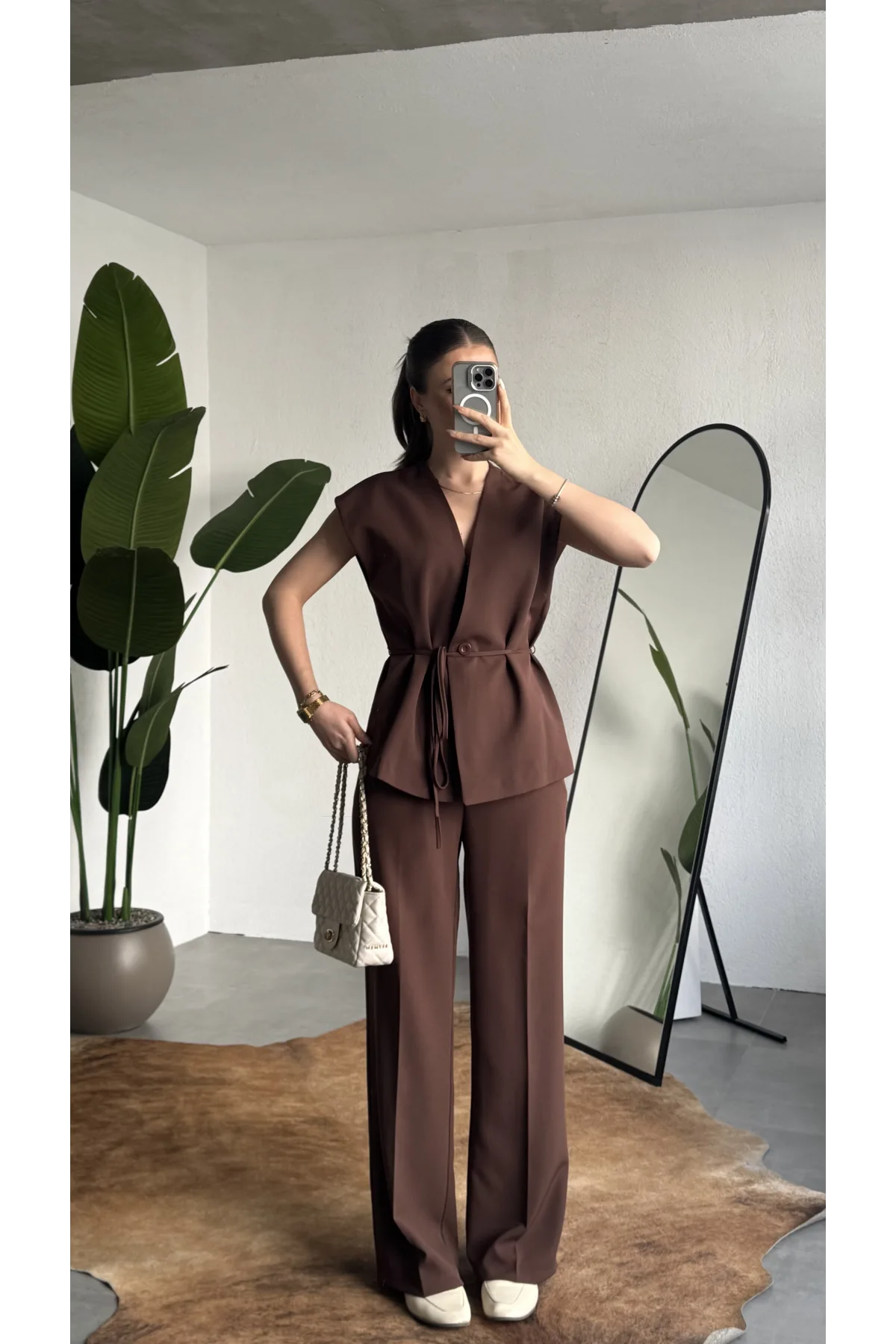 Kadın Kahverengi Düğmeli Bağlamalı Yelek Pileli Palazzo Pantolon Takım Bağlama Detaylı Şık İkili Takım