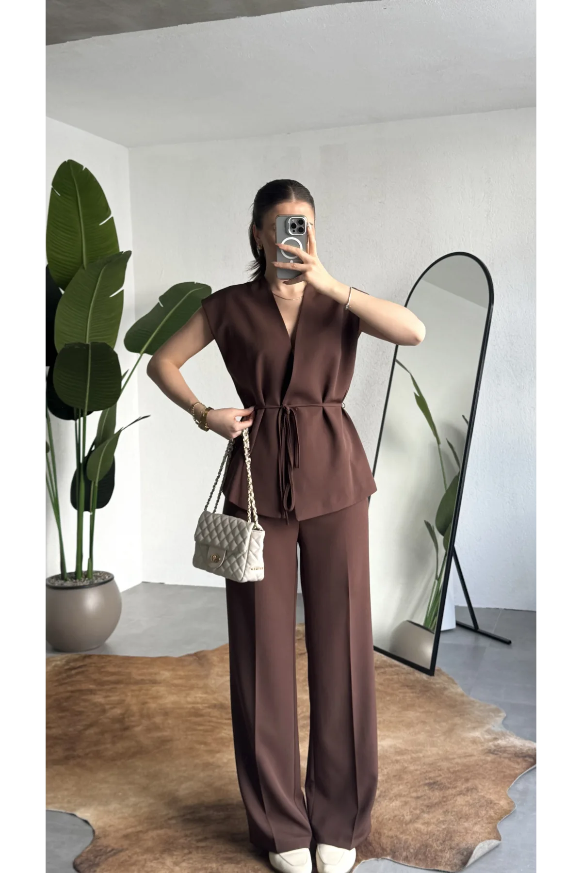 Kadın Kahverengi Düğmeli Bağlamalı Yelek Pileli Palazzo Pantolon Takım Bağlama Detaylı Şık İkili Takım