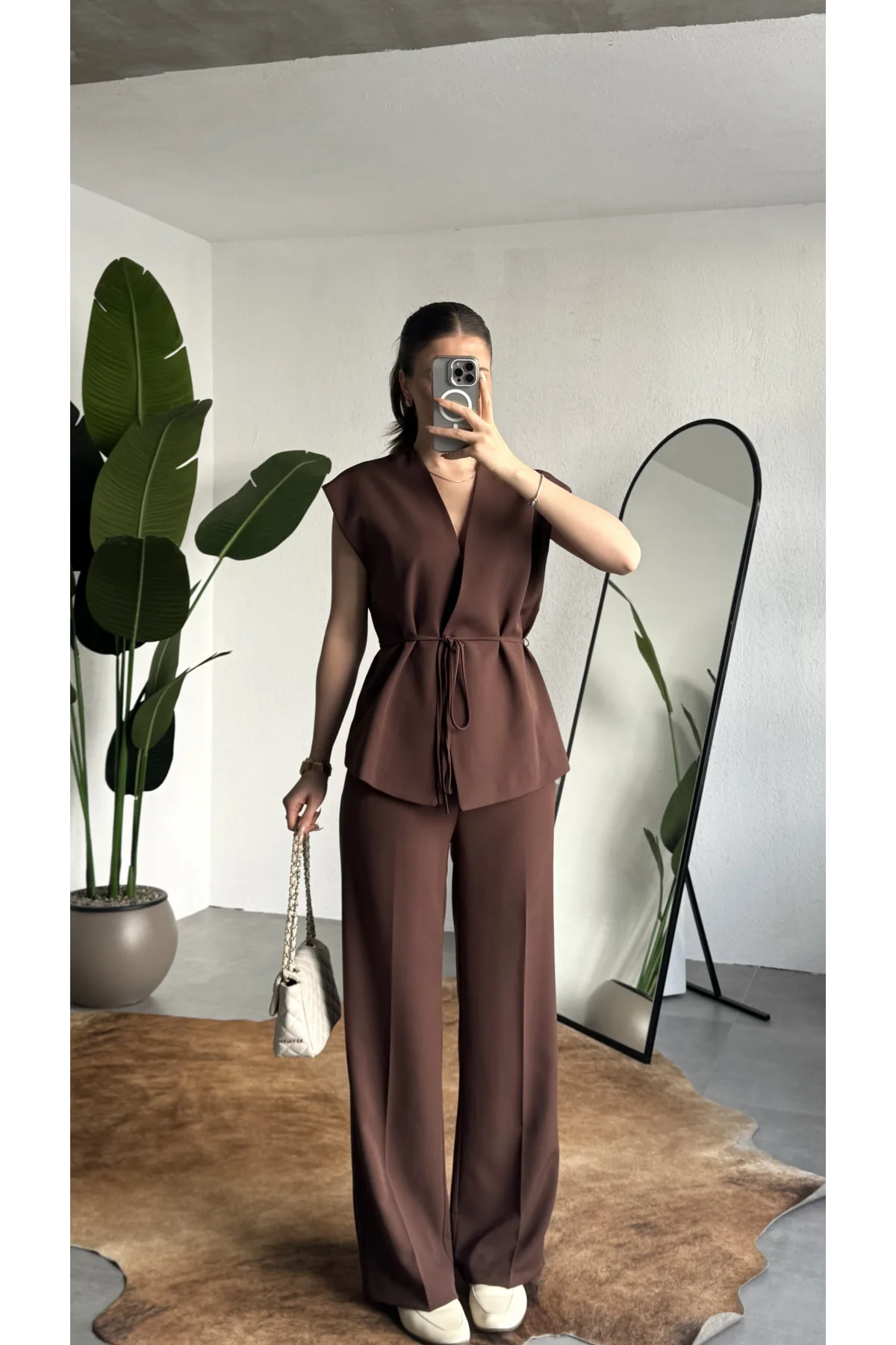 Kadın Kahverengi Düğmeli Bağlamalı Yelek Pileli Palazzo Pantolon Takım Bağlama Detaylı Şık İkili Takım