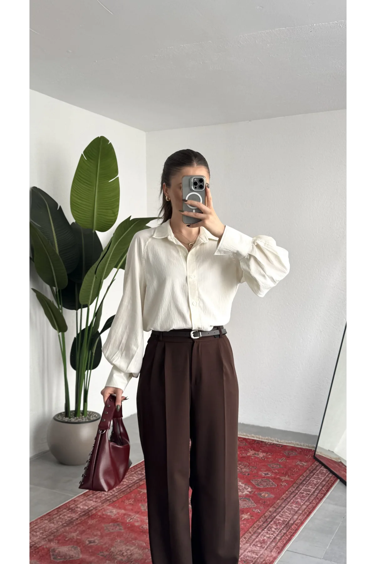 Kadın Ekru Oversize Modal Tensel Kumaş Gömlek Uzun Kollu Salaş Kesim Düğmeli Günlük Şık Gömlek