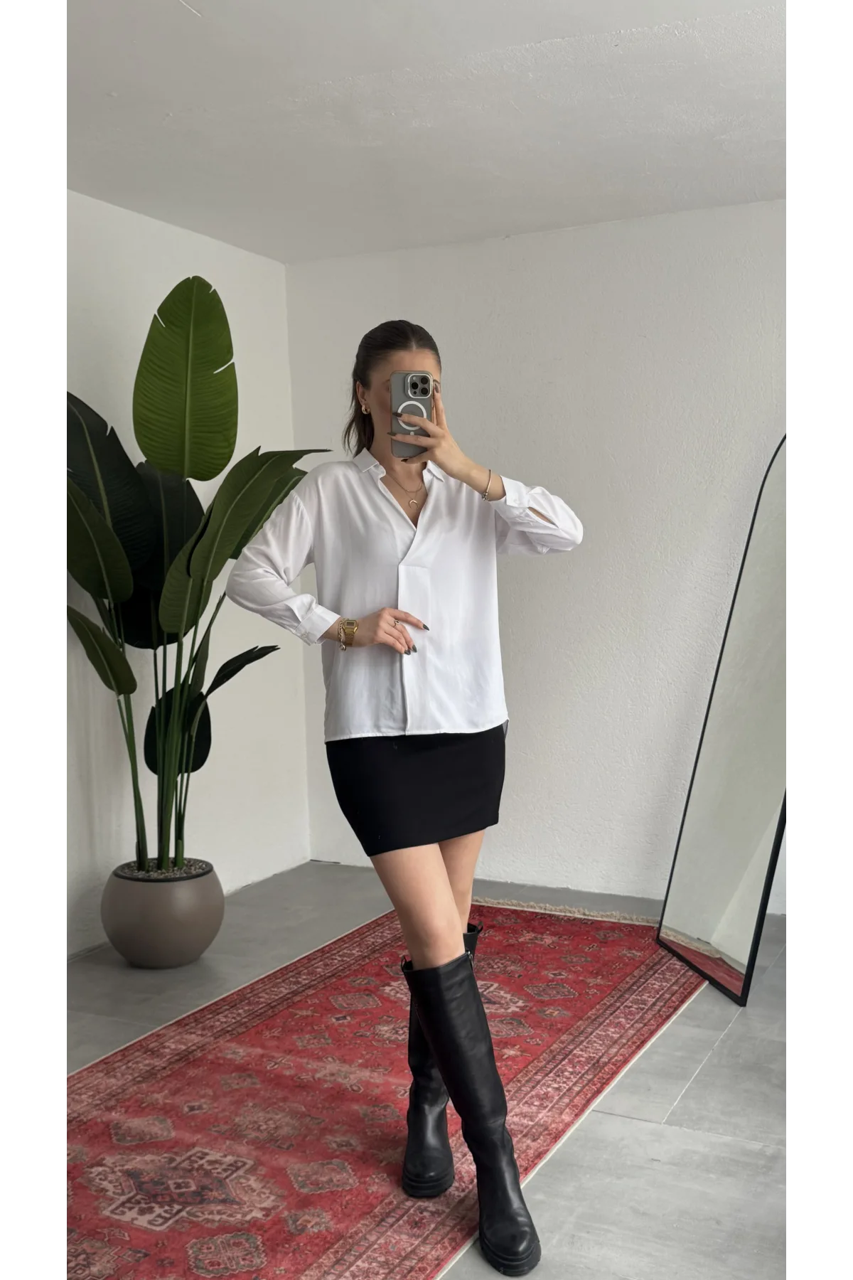 Kadın Beyaz V Yaka Salaş Gömlek Uzun Kollu, Dökümlü Kumaş Ofis Günlük Şık