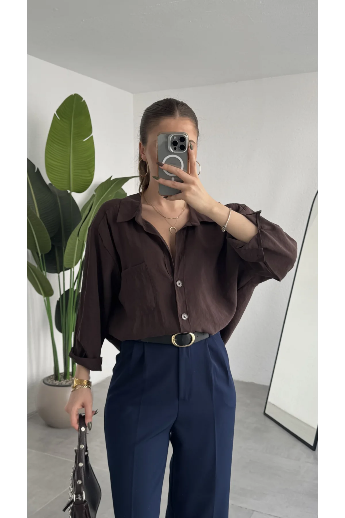 Kadın Kahverengi Oversize Gömlek Cepli Uzun Kollu Düğmeli Salaş Kesim Günlük & Ofis Şık