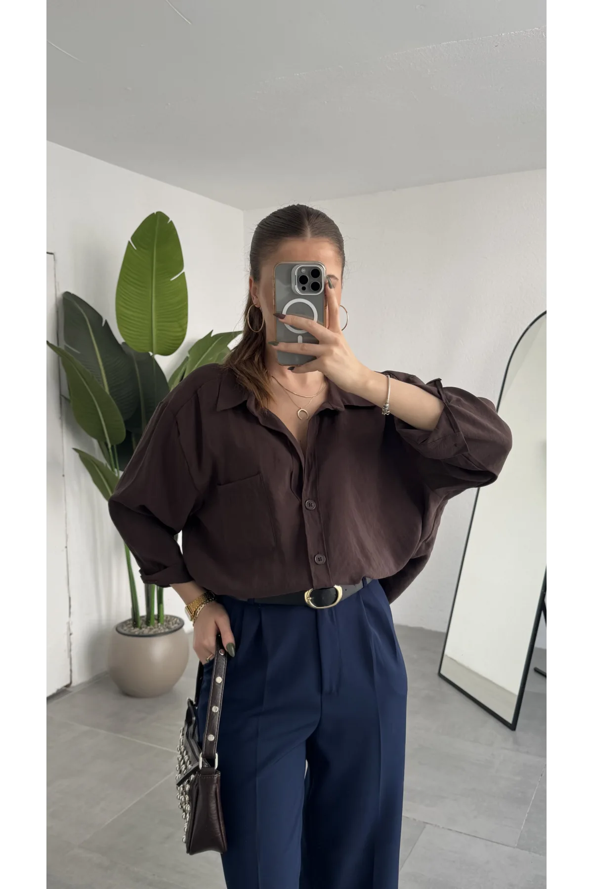 Kadın Kahverengi Oversize Gömlek Cepli Uzun Kollu Düğmeli Salaş Kesim Günlük & Ofis Şık