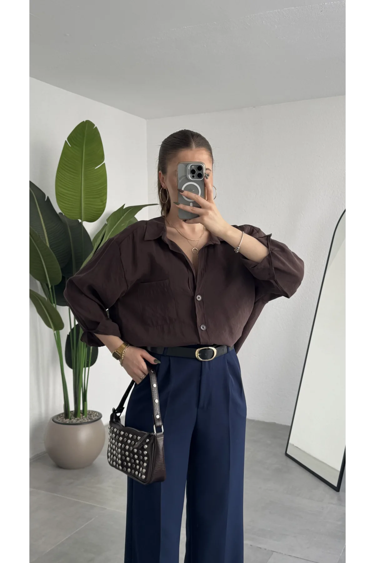 Kadın Kahverengi Oversize Gömlek Cepli Uzun Kollu Düğmeli Salaş Kesim Günlük & Ofis Şık