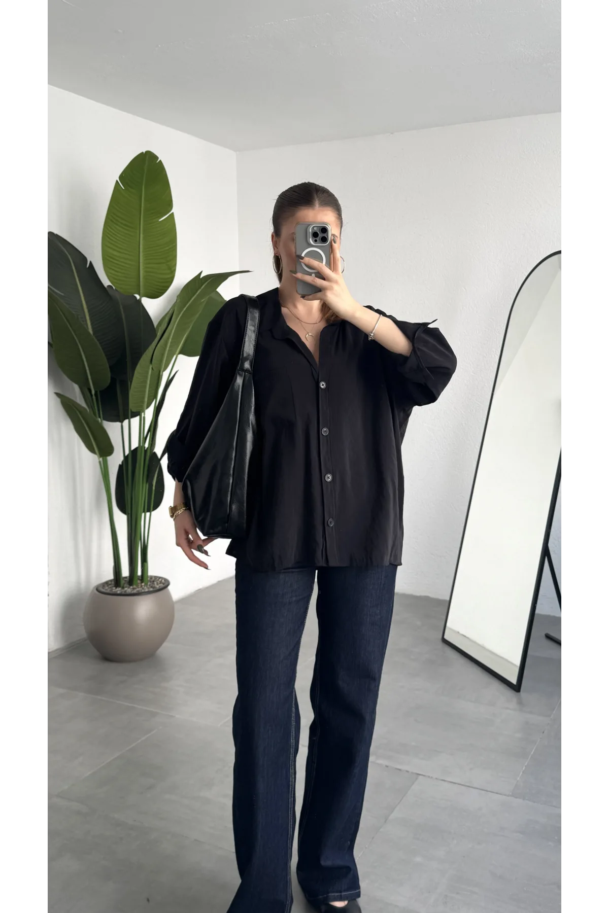 Kadın Siyah Oversize Gömlek Cepli Uzun Kollu Düğmeli Salaş Kesim Günlük & Ofis Şık