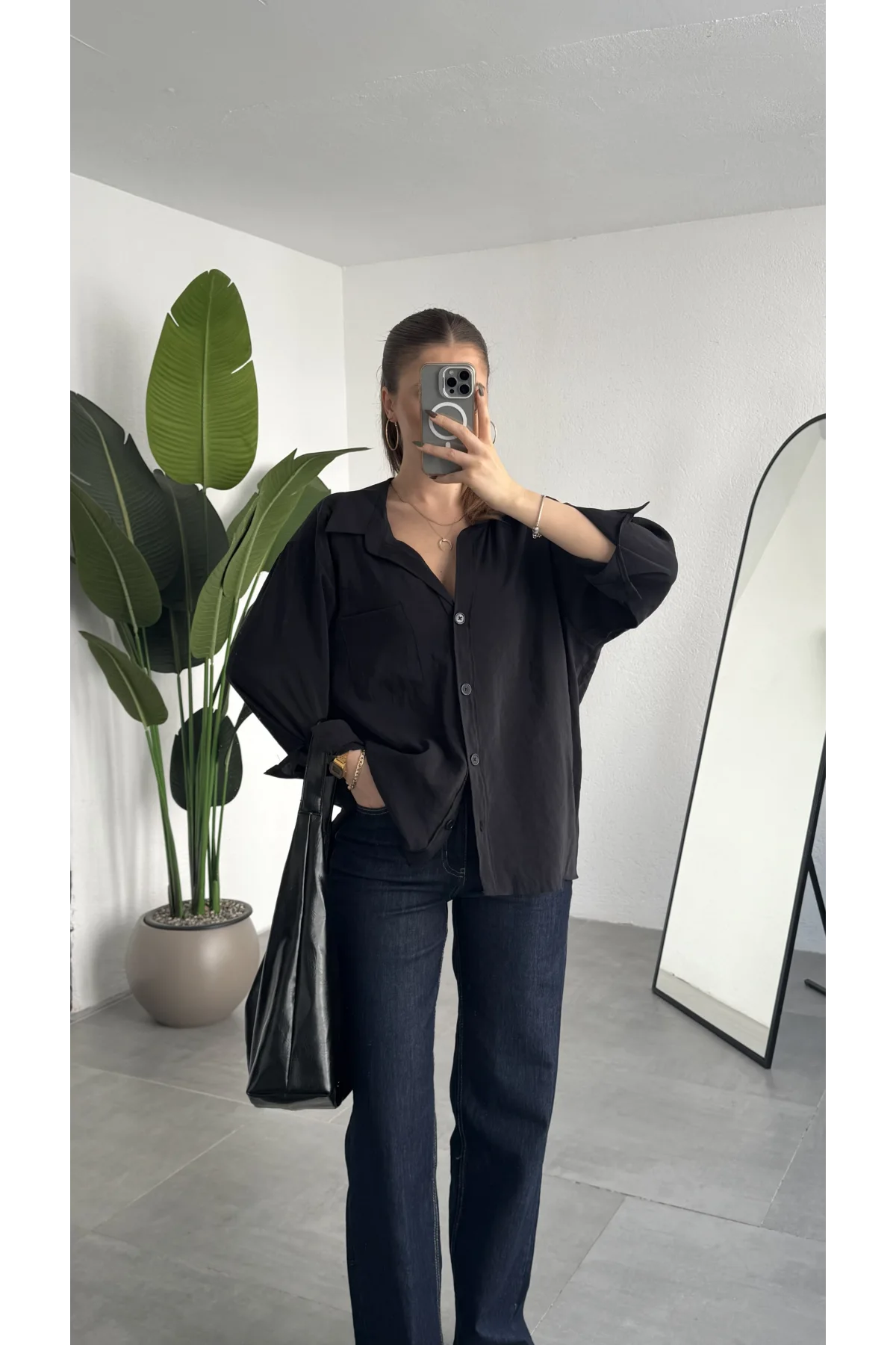 Kadın Siyah Oversize Gömlek Cepli Uzun Kollu Düğmeli Salaş Kesim Günlük & Ofis Şık