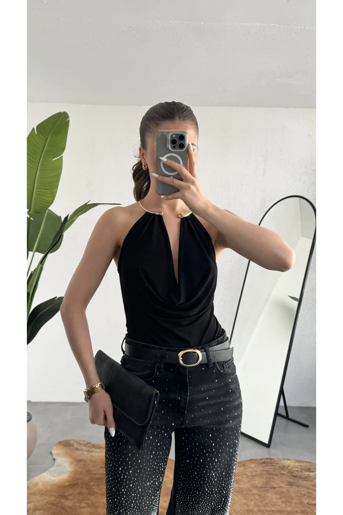 Kadın Siyah Gold Boyun Gold Aksesuarlı Drapeli Sırt Dekolteki Şık Candy BodySuit Bluz