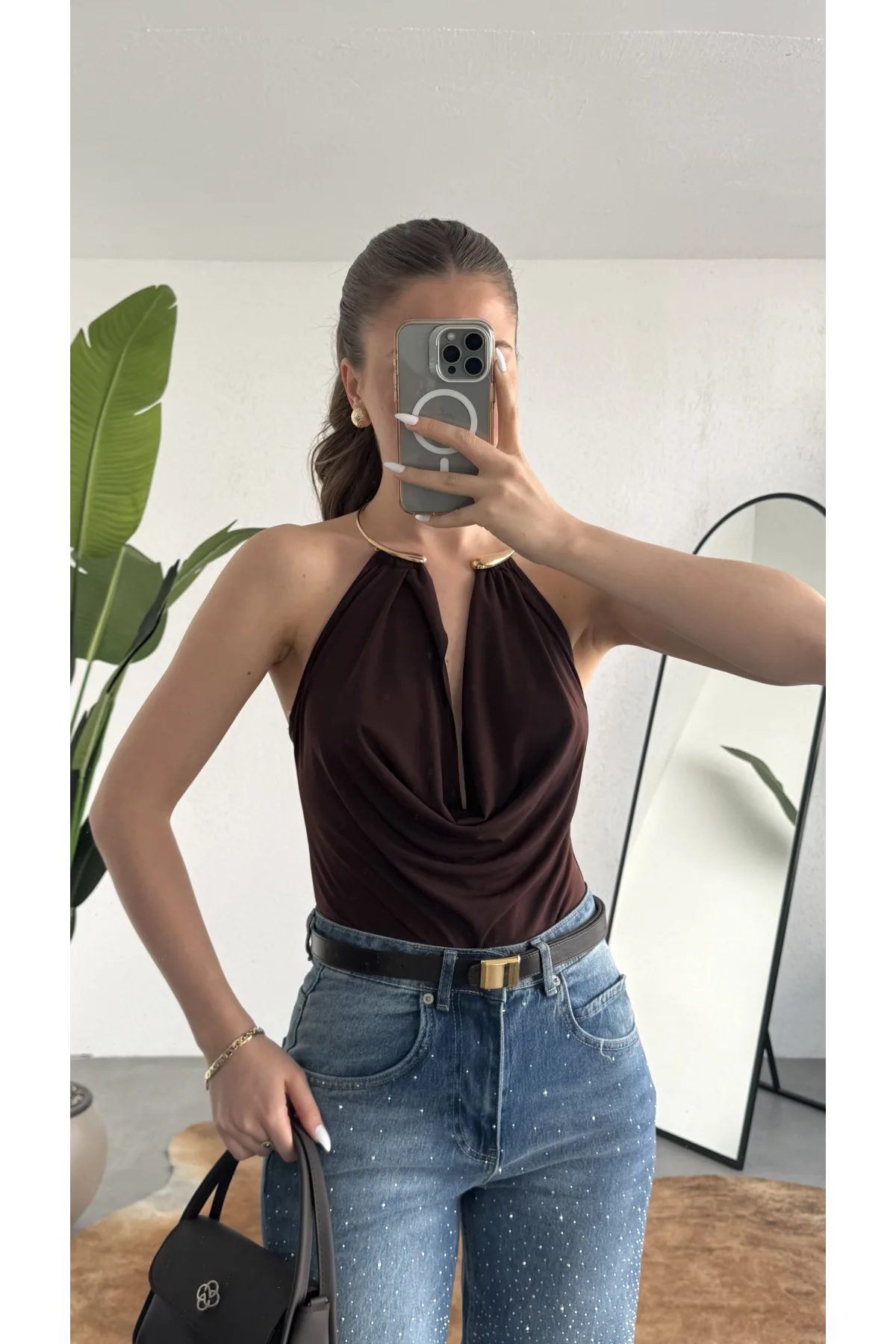 Kadın Kahverengi Gold Boyun Gold Aksesuarlı Drapeli Sırt Dekolteki Şık Candy BodySuit Bluz