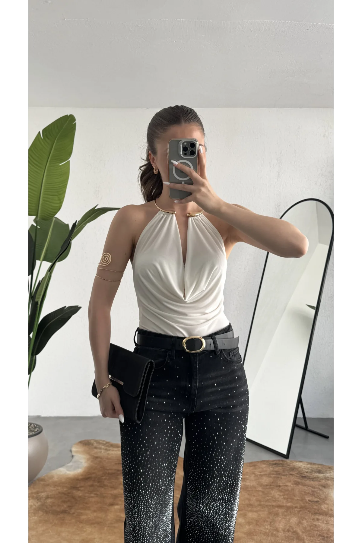 Kadın Beyaz Gold Boyun Gold Aksesuarlı Drapeli Sırt Dekolteki Şık Candy BodySuit Bluz