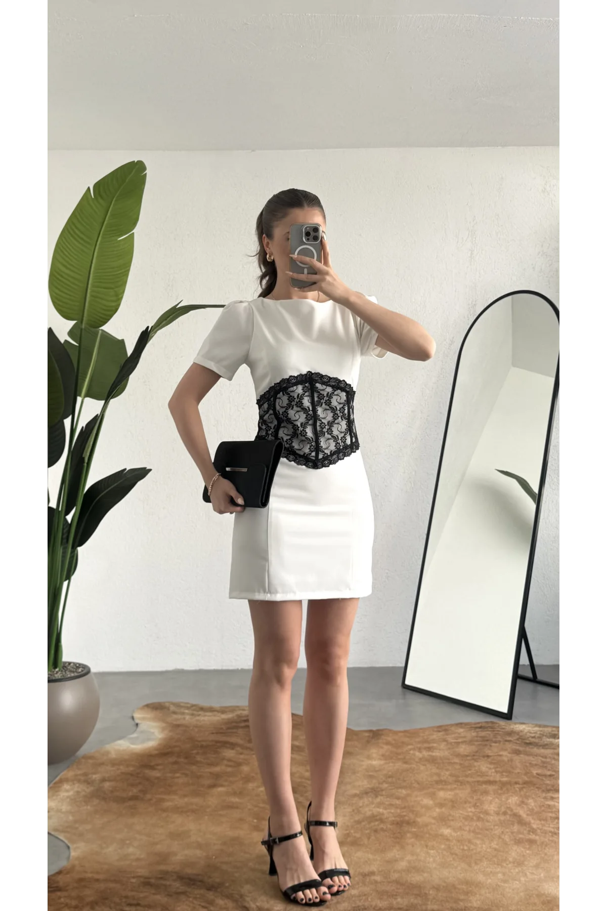 Kadın Beyaz Dantel Detaylı Mini Elbise Kısa Kollu, Bel Vurgulu, Şık & Abiye Elbise