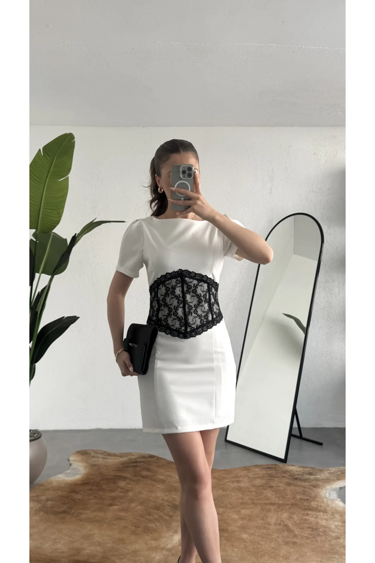 Kadın Beyaz Dantel Detaylı Mini Elbise Kısa Kollu, Bel Vurgulu, Şık & Abiye Elbise