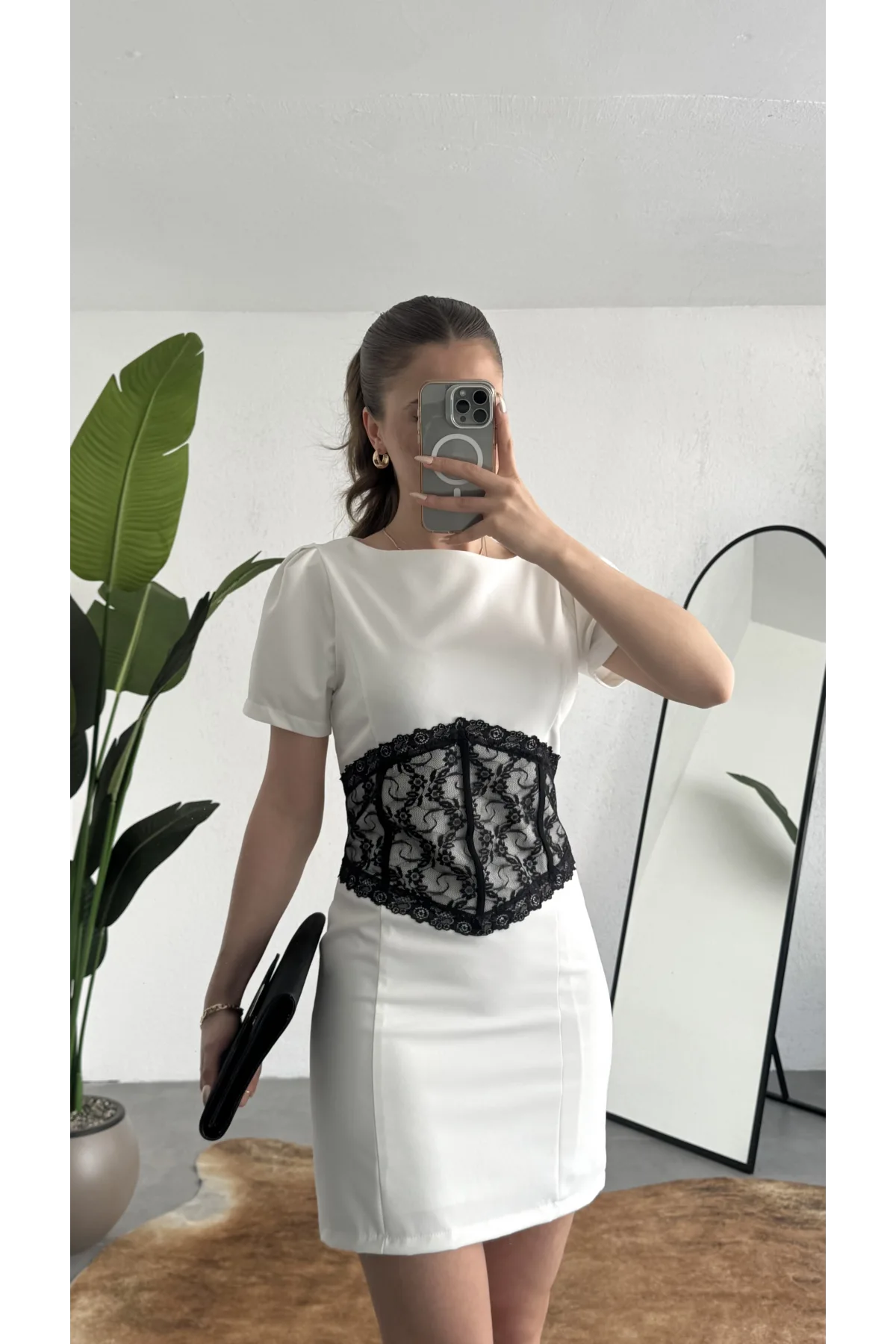 Kadın Beyaz Dantel Detaylı Mini Elbise Kısa Kollu, Bel Vurgulu, Şık & Abiye Elbise