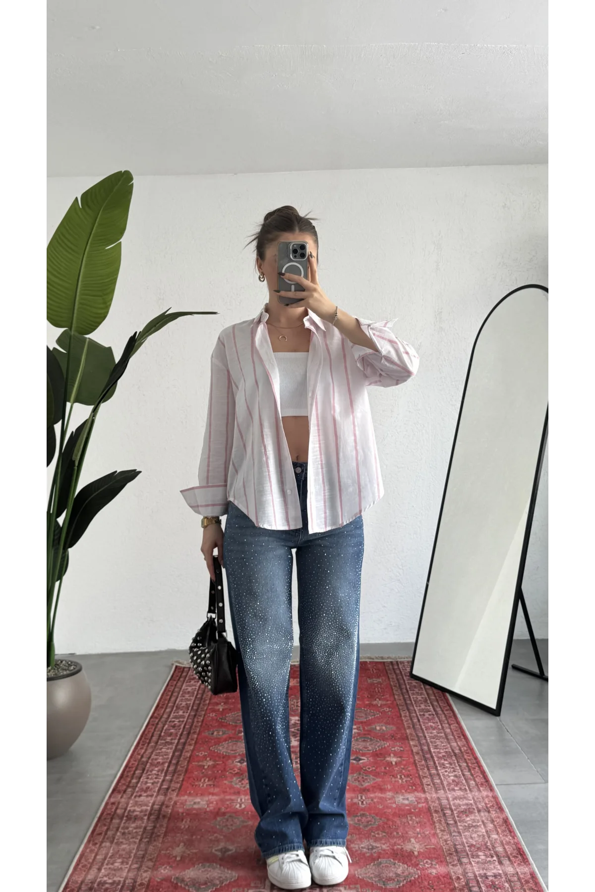 Kadın Kalın Pembe Çizgili Oversize Bel Hızası Salaş Kesim Uzun Kollu Ofis Gömlek