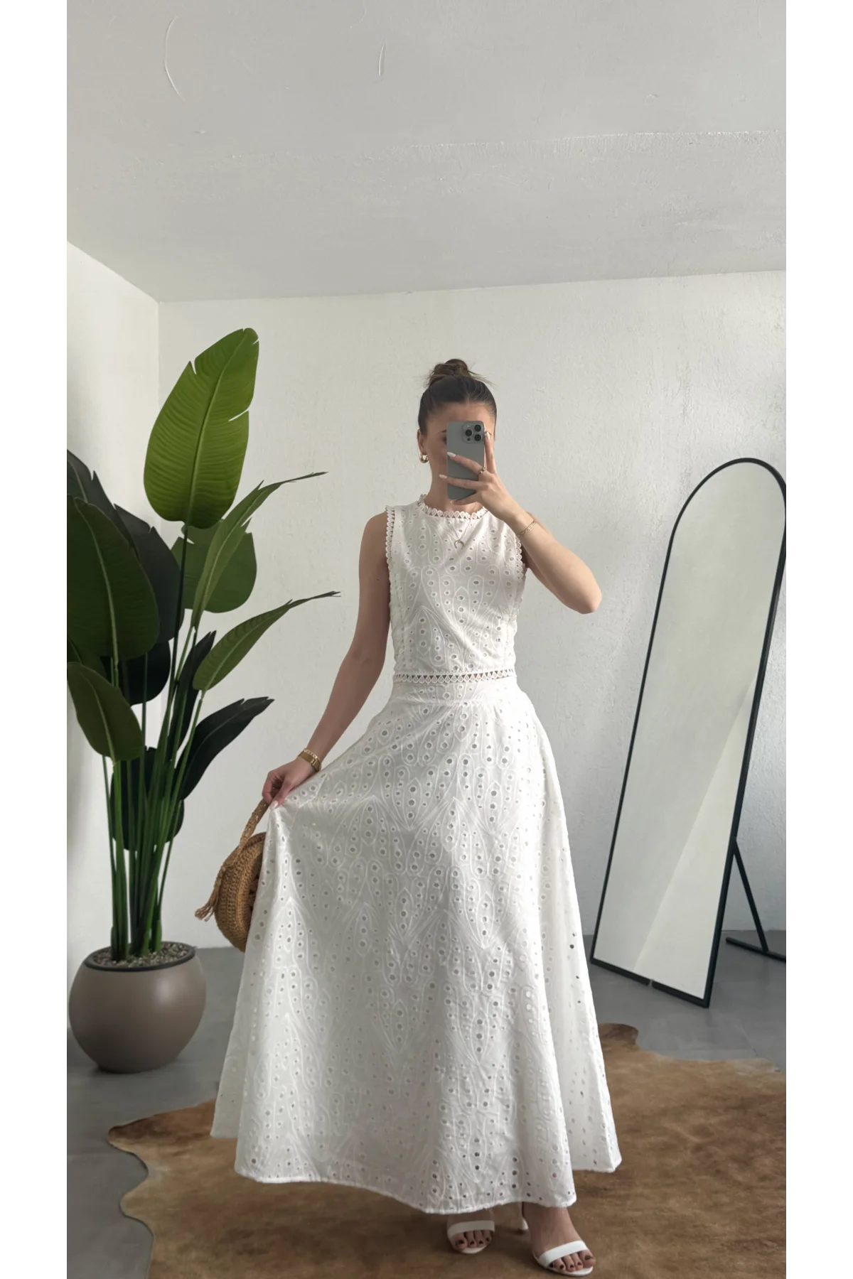 Kadın Beyaz Fisto İşlemeli Dantelli Astarlı Crop Bluz & Midi Etek Takım Yazlık Şık Kadın 2’li Set