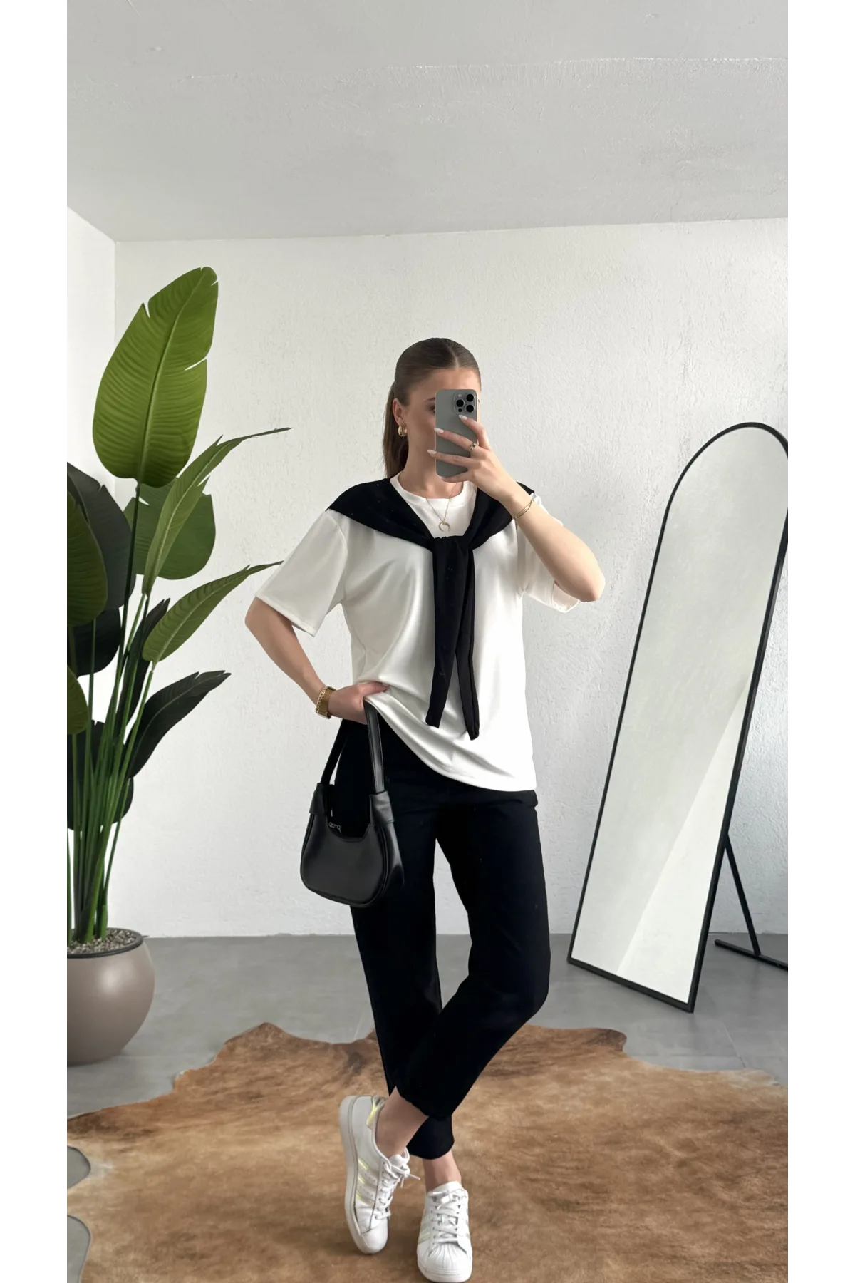 Kadın Beyaz Şal Detaylı Oversize Basic Kadın Tişört Bluz Siyah Bağlamalı Casual Model