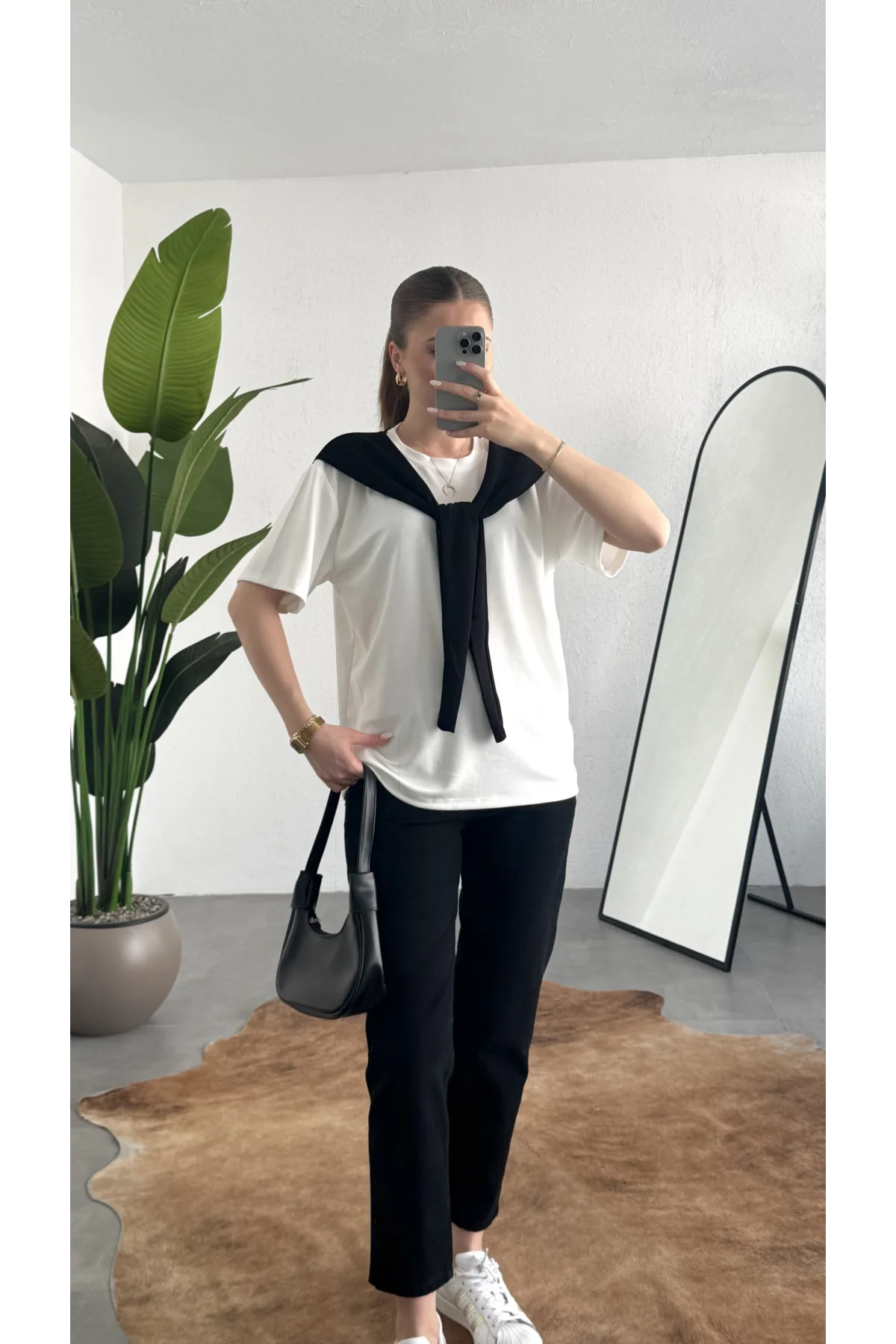 Kadın Beyaz Şal Detaylı Oversize Basic Kadın Tişört Bluz Siyah Bağlamalı Casual Model