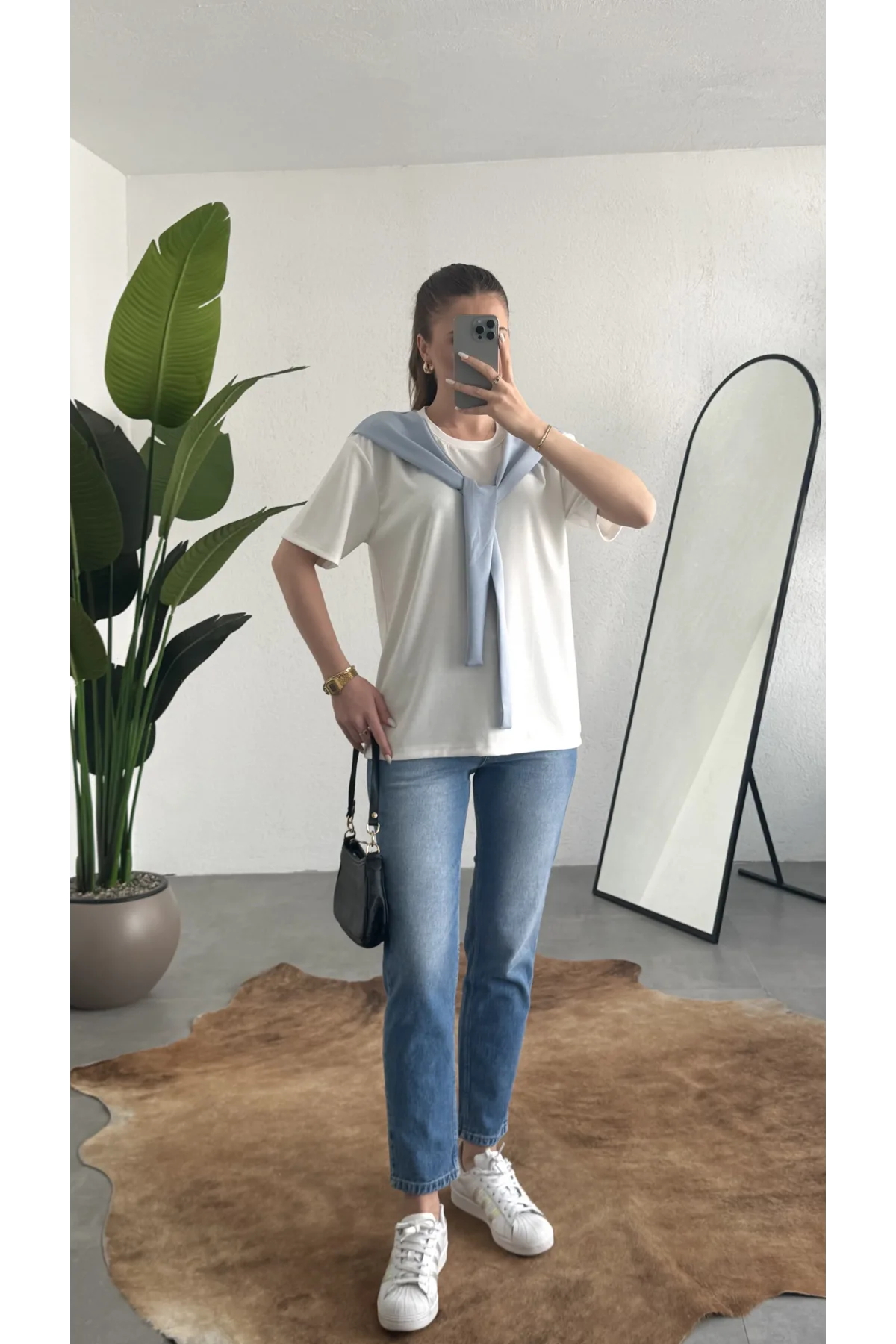 Kadın Beyaz Şal Detaylı Oversize Basic Kadın Tişört Bluz Mavi Bağlamalı Casual Model