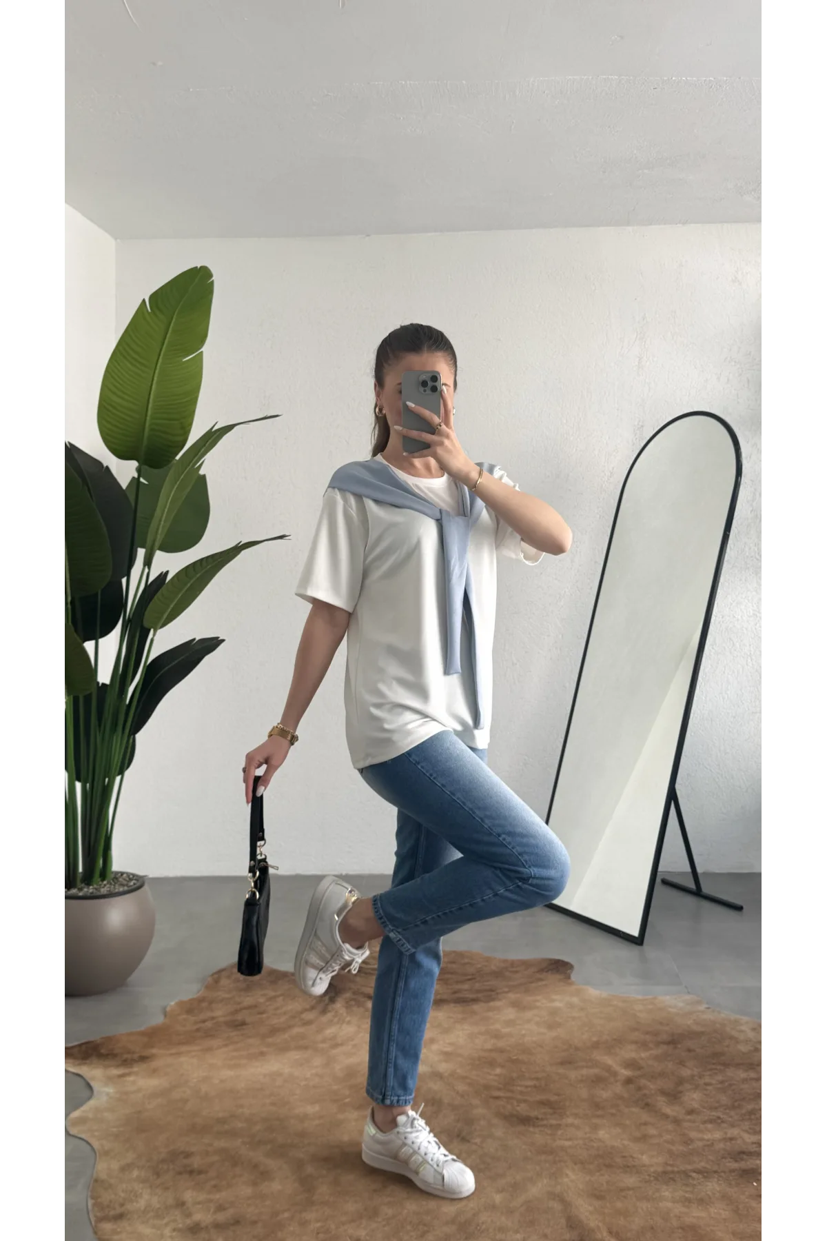 Kadın Beyaz Şal Detaylı Oversize Basic Kadın Tişört Bluz Mavi Bağlamalı Casual Model