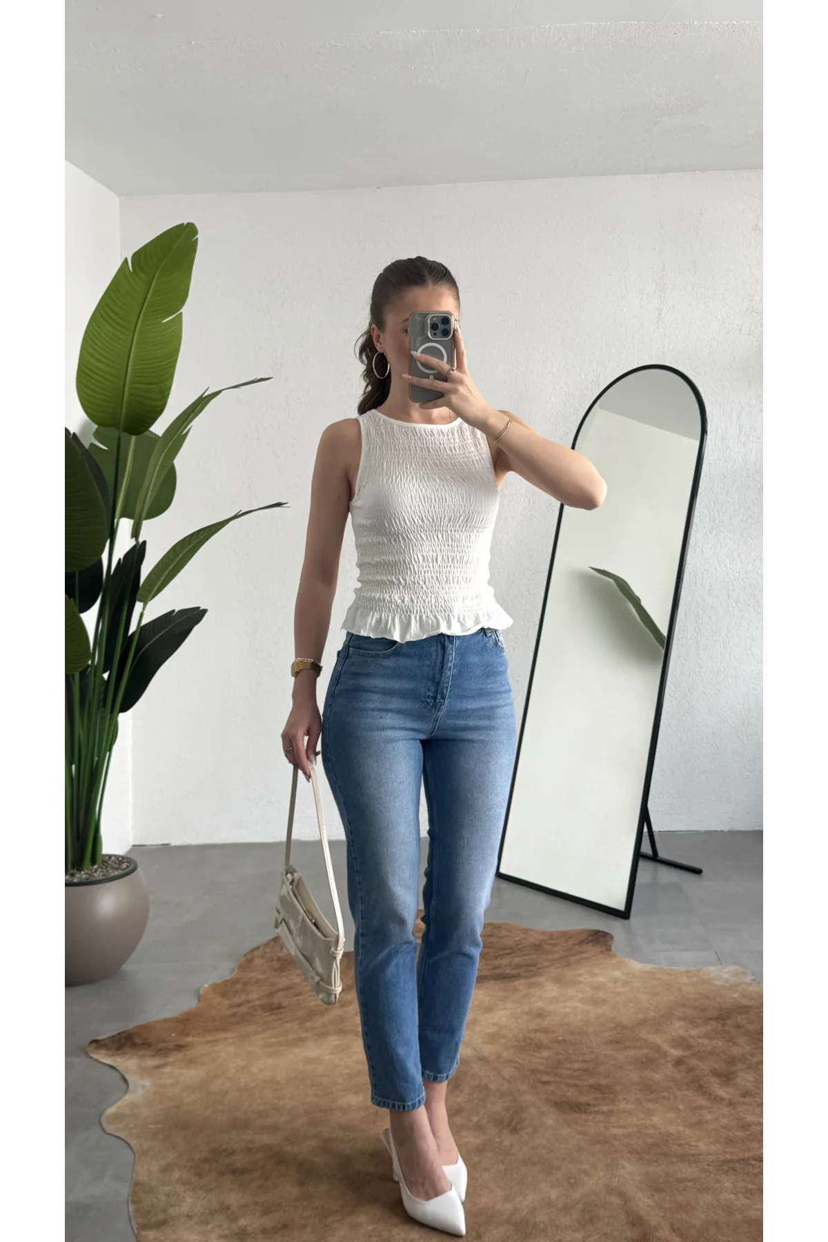 Kadın Beyaz Gipeli Kolsuz Bluz Bisiklet Yaka Esnek Fit Yazlık Crop Bluz
