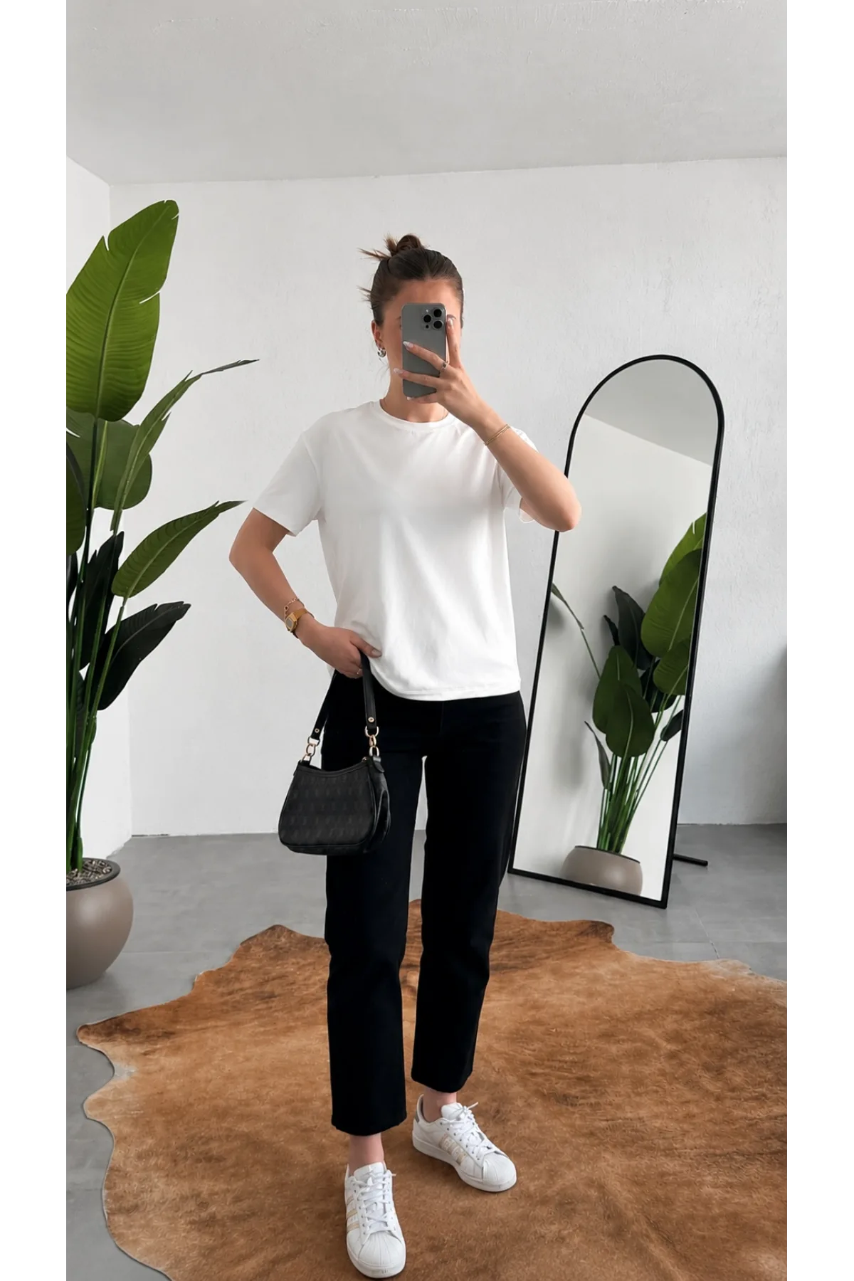 Kadn Beyaz Bisiklet Yaka Kısa Kollu Full Likralı Esnek Bluz Body
