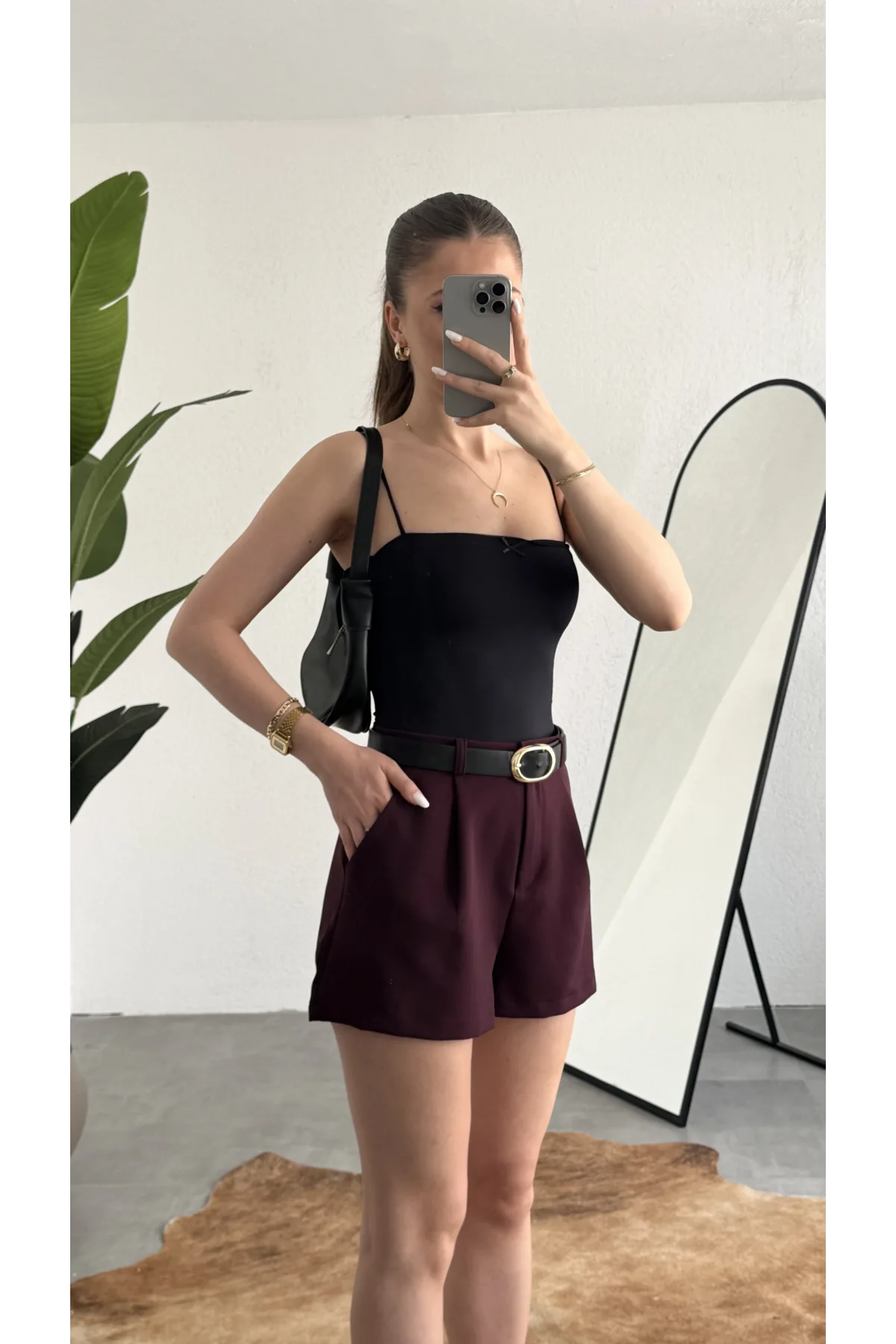 Kadın Bordo Yüksek Bel Cepli Pileli Şort , Şık Ofis & Günlük Mini Şort