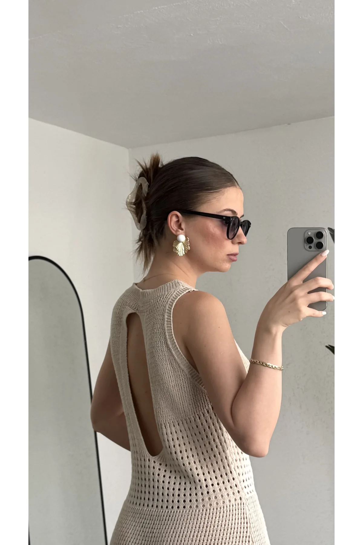 Kadın Krem Rengi Sırt Dekolteli Yırtmaçlı Örgü Plaj Elbisesi Pareo Yazlık Beachwear
