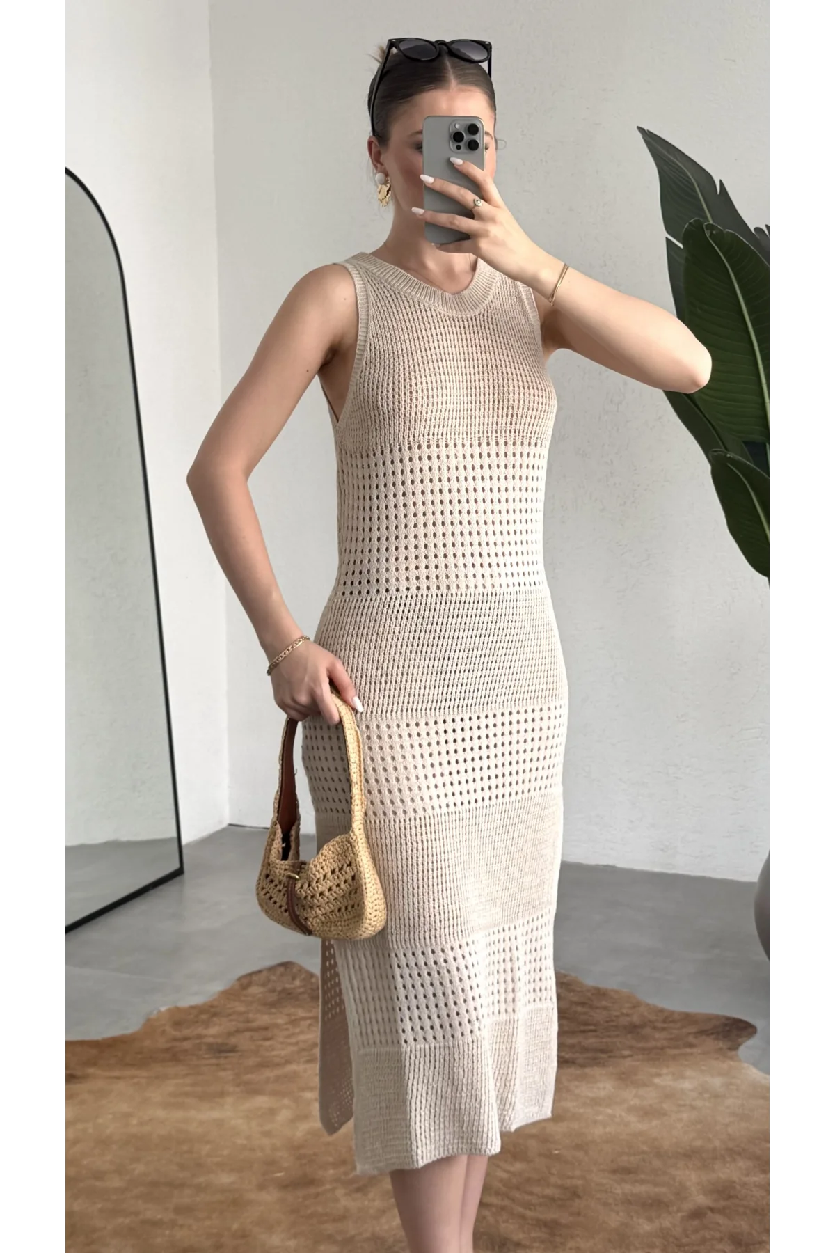 Kadın Krem Rengi Sırt Dekolteli Yırtmaçlı Örgü Plaj Elbisesi Pareo Yazlık Beachwear