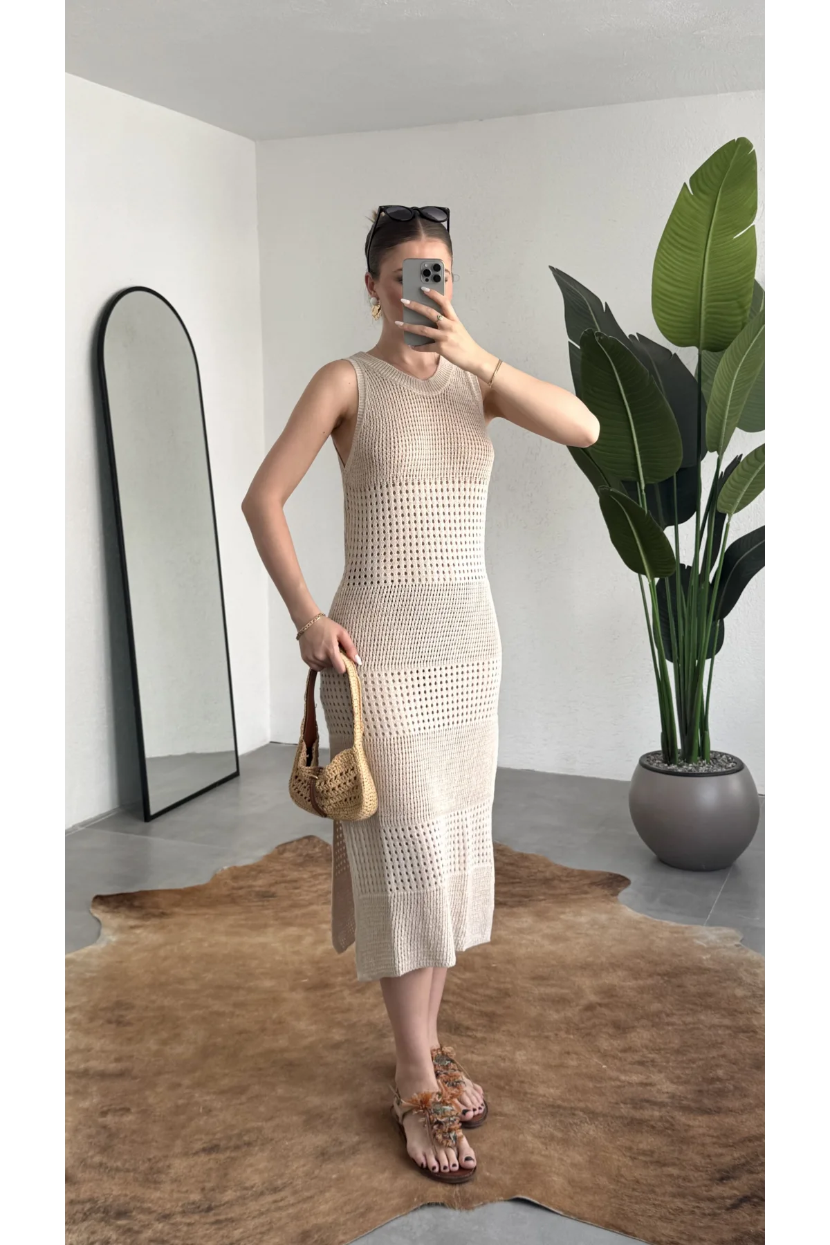 Kadın Krem Rengi Sırt Dekolteli Yırtmaçlı Örgü Plaj Elbisesi Pareo Yazlık Beachwear