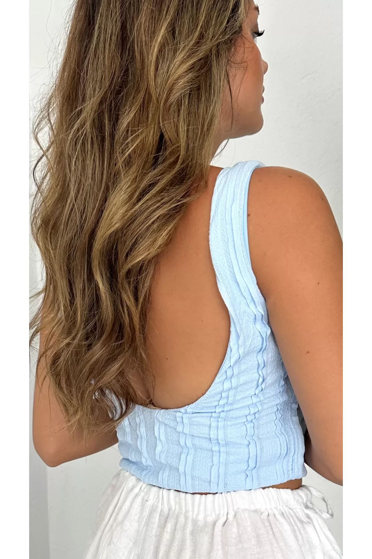 Bebe Mavisi Jakarlı Sırt Dekolteli Crop Bluz