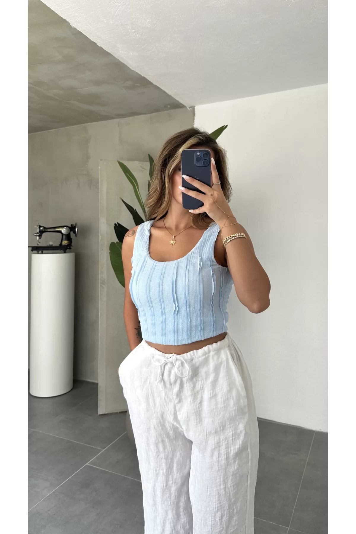 Bebe Mavisi Jakarlı Sırt Dekolteli Crop Bluz
