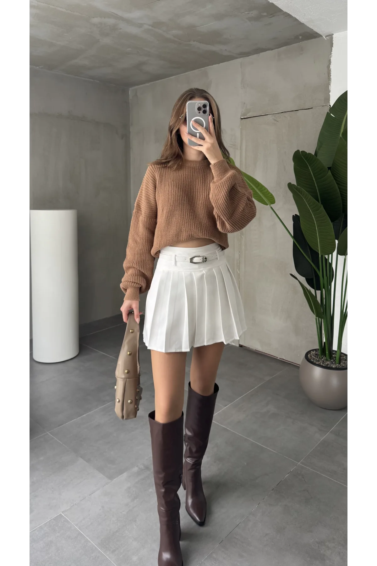 Beyaz Astarlı Şortlu Kemerli Pileli Kışlık Mini Etek