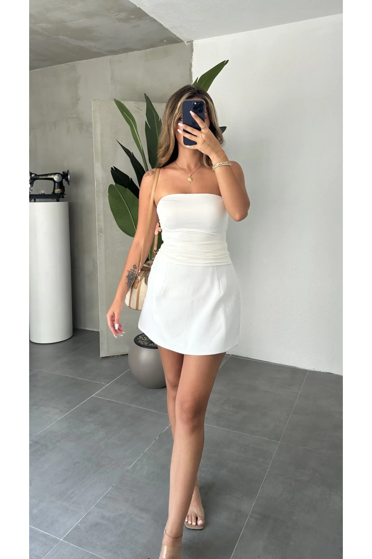 Beyaz Straplez Crop Top