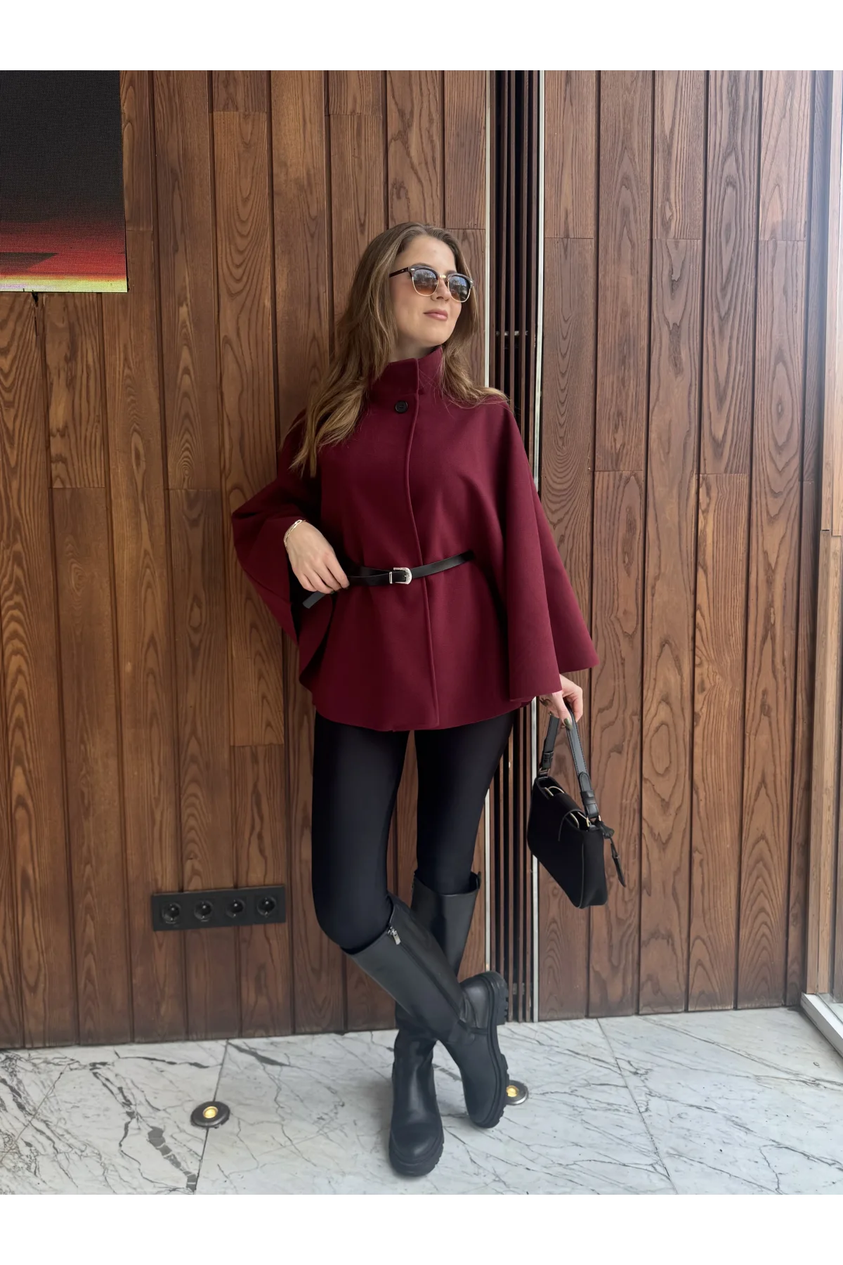 Bordo Kemerli Dik Yaka Düğmeli Kaşe Pelerin Panço