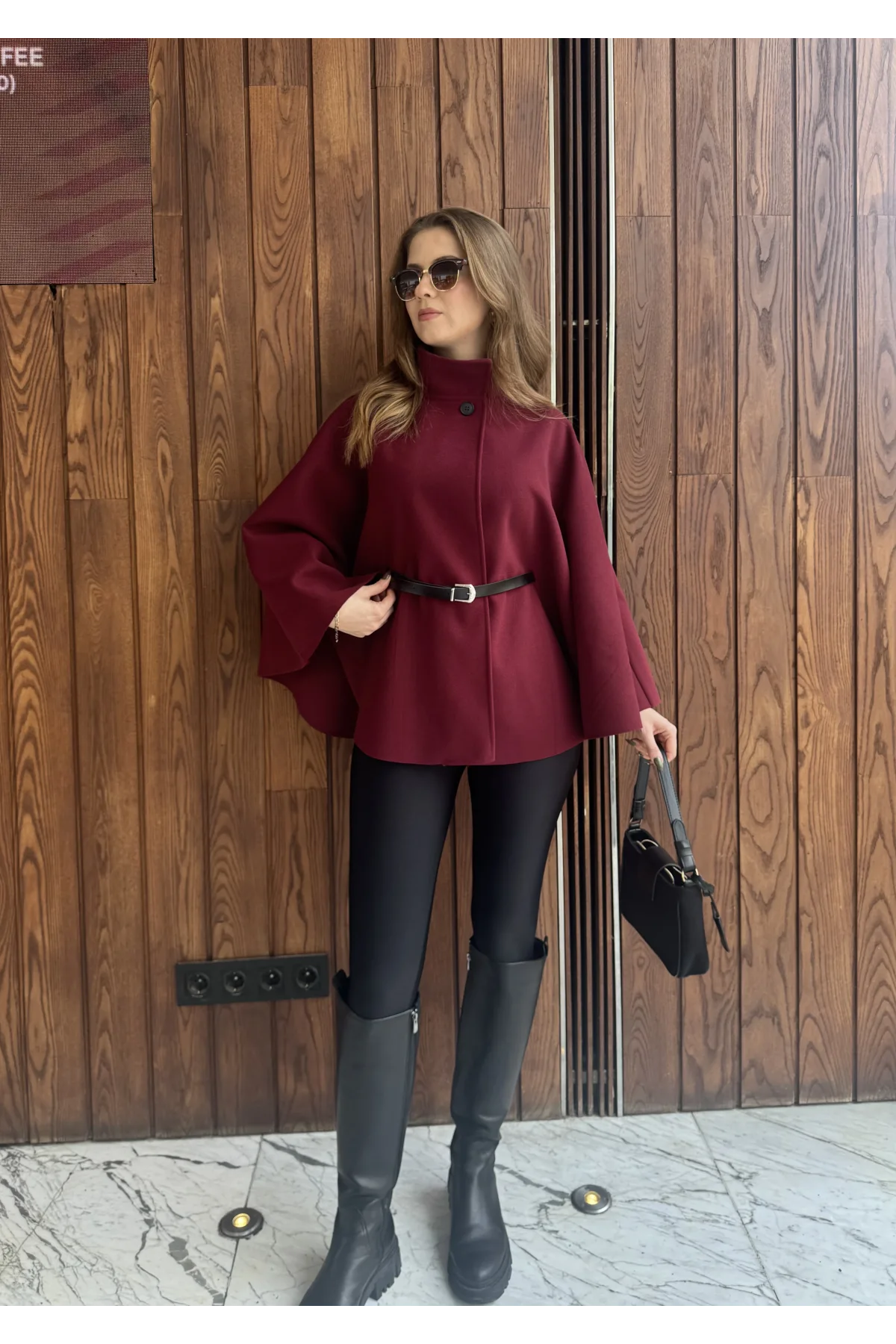 Bordo Kemerli Dik Yaka Düğmeli Kaşe Pelerin Panço