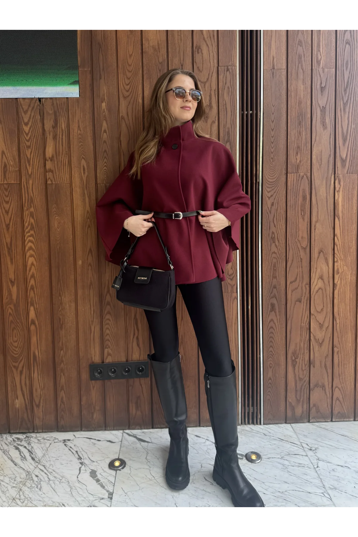 Bordo Kemerli Dik Yaka Düğmeli Kaşe Pelerin Panço