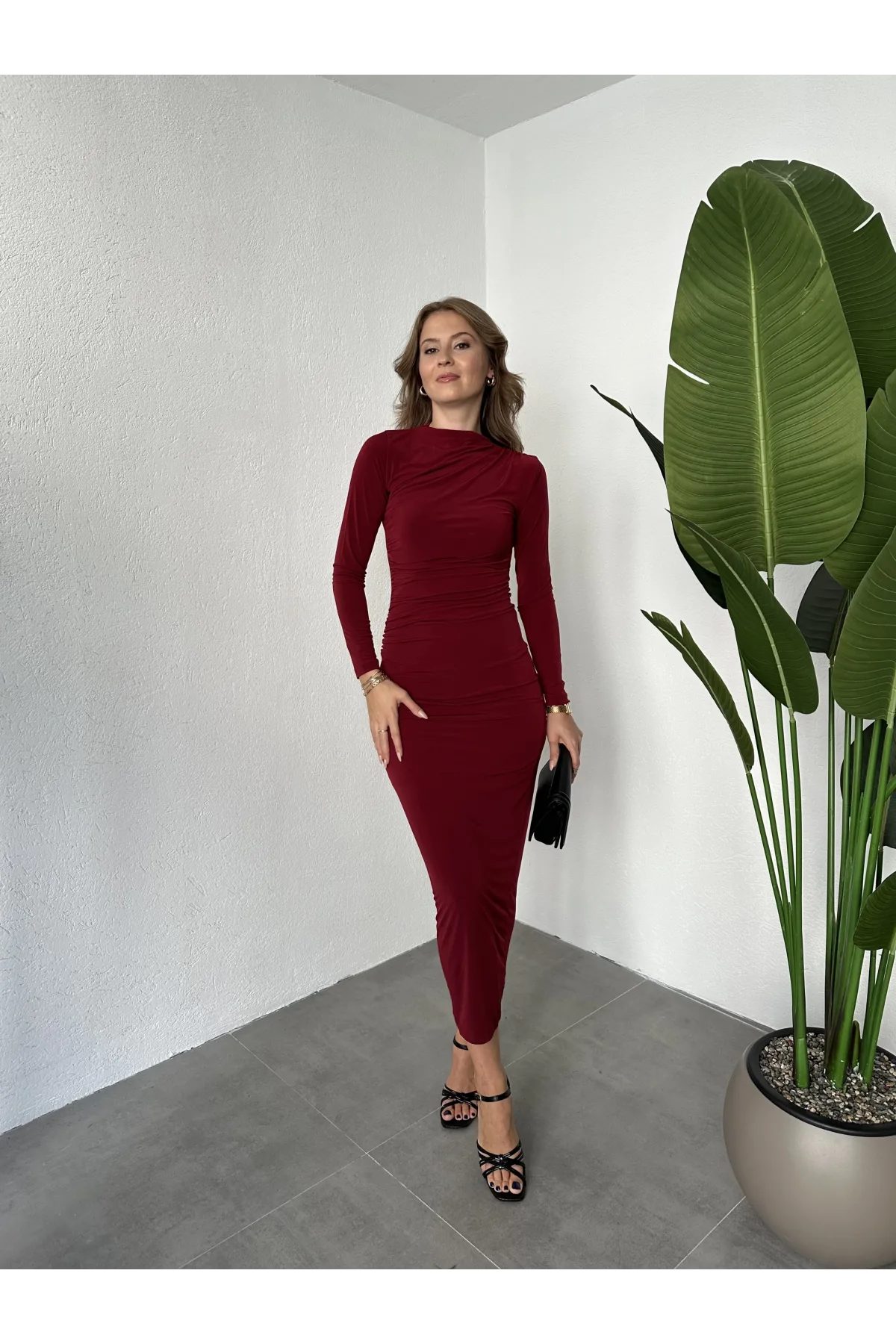 Bordo Vucudu Saran Büzgülü Drapeli Tam Boy Uzun Kollu Candy Elbise