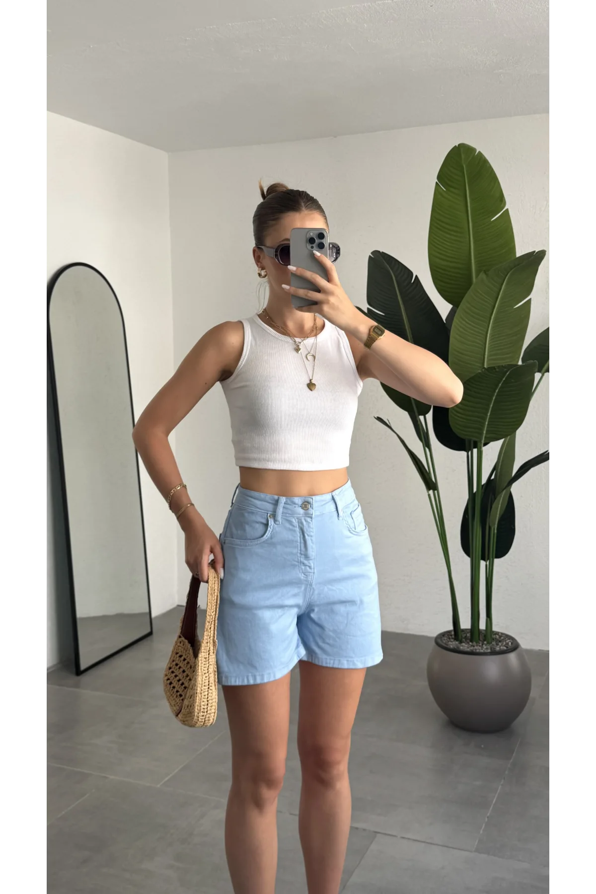 Kadın Açık Mavi Yüksek Bel Jean Likralı Esnek Şort – Basic Denim Şort Günlük Rahat Kalıp Yazlık Kot Şort