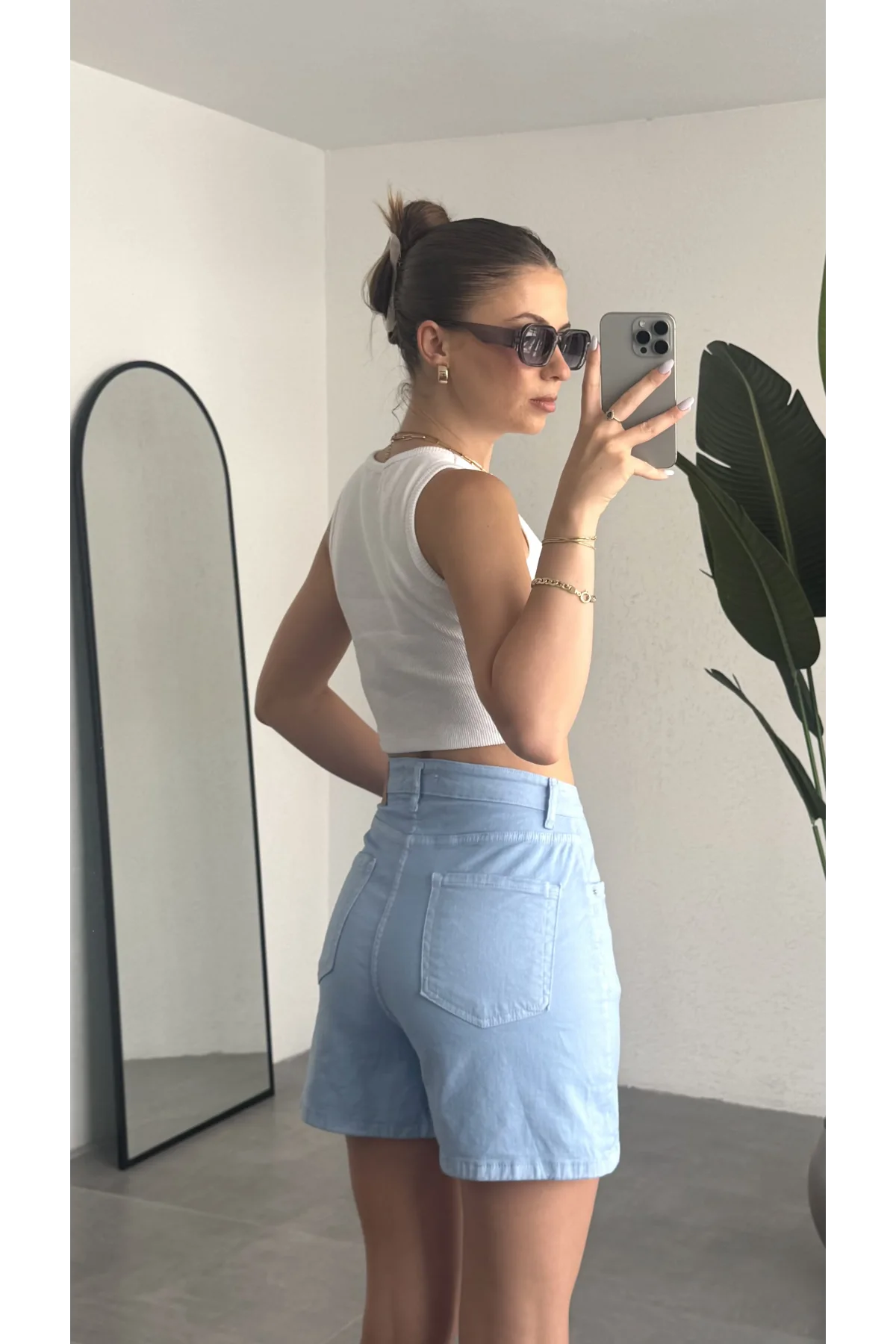 Kadın Açık Mavi Yüksek Bel Jean Likralı Esnek Şort – Basic Denim Şort Günlük Rahat Kalıp Yazlık Kot Şort