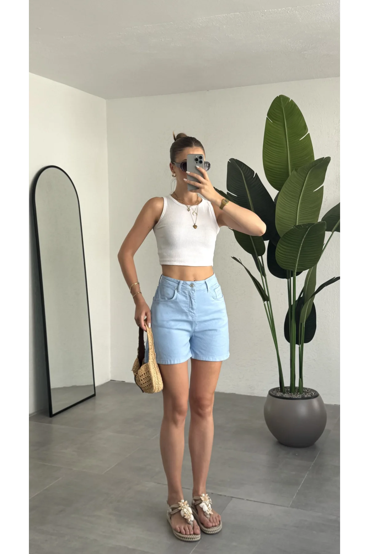 Kadın Açık Mavi Yüksek Bel Jean Likralı Esnek Şort – Basic Denim Şort Günlük Rahat Kalıp Yazlık Kot Şort